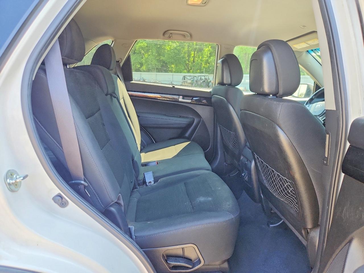 2015 Kia Sorento Lx White vin: 5XYKT4A74FG612868