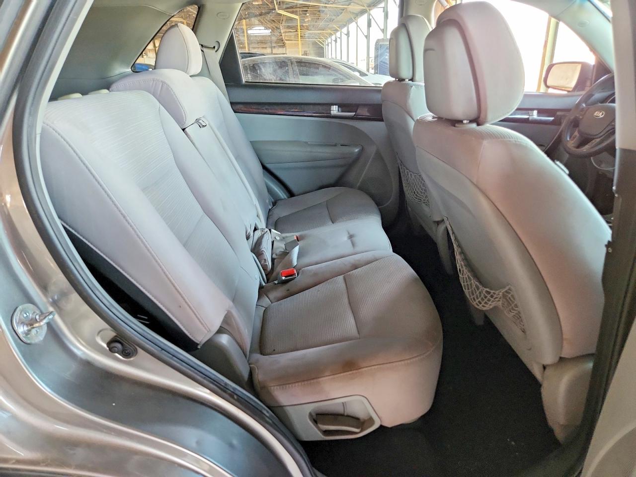 2014 Kia Sorento Lx Серый vin: 5XYKT4A77EG502167