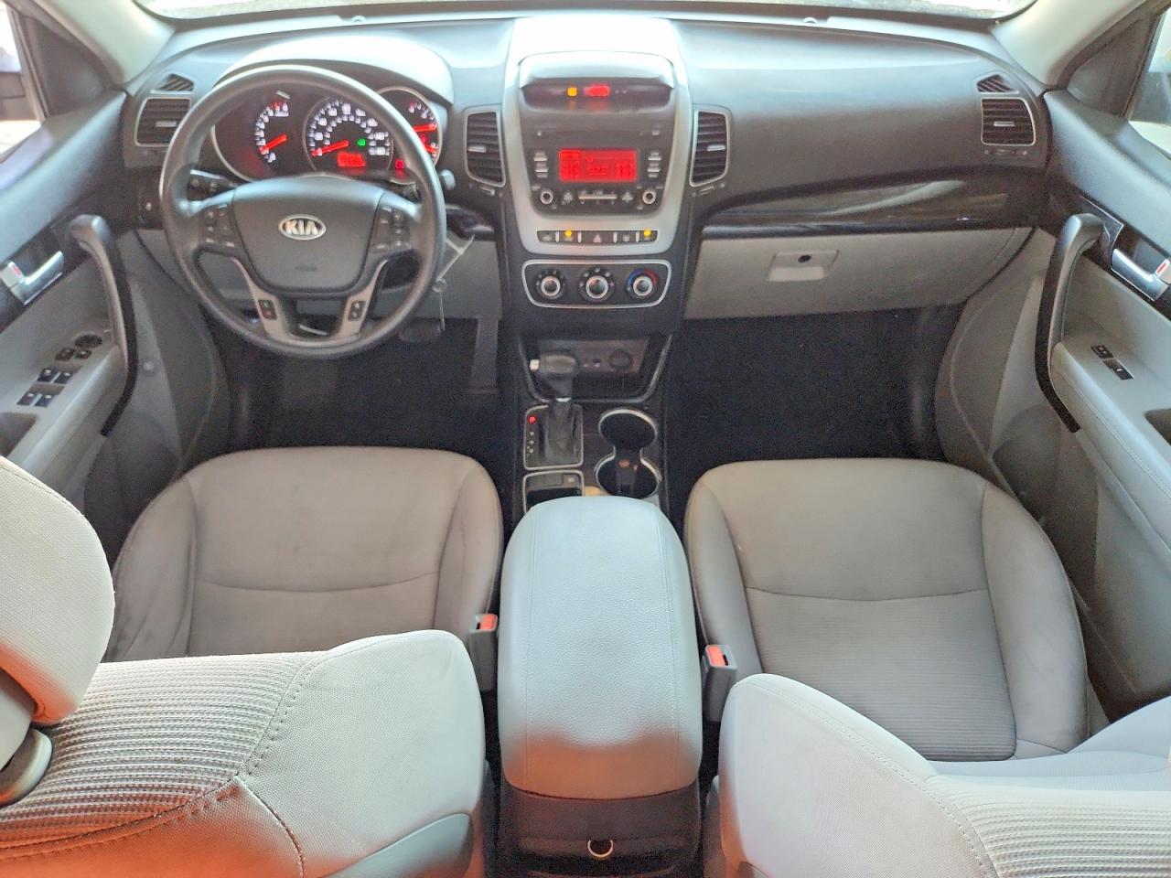 2014 Kia Sorento Lx Серый vin: 5XYKT4A77EG502167