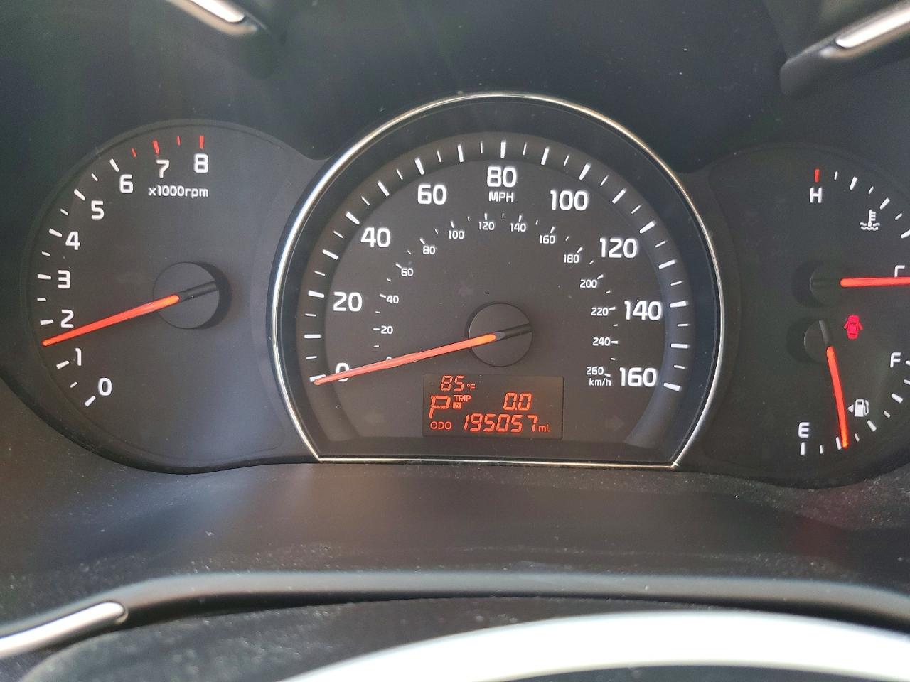 2015 Kia Sorento Lx Burgundy vin: 5XYKT4A78FG613201