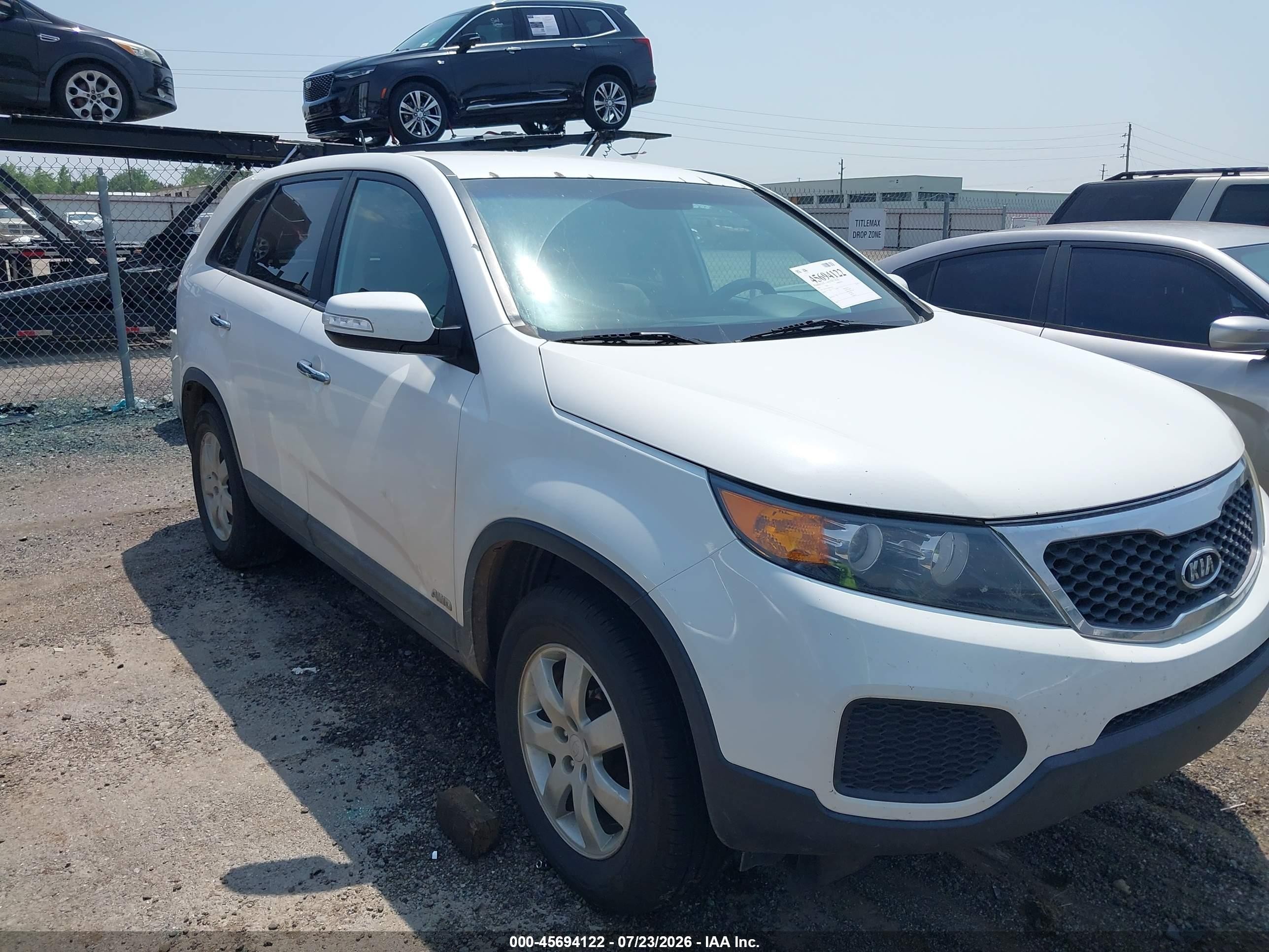 2011 Kia Sorento Lx White vin: 5XYKTCA10BG011747