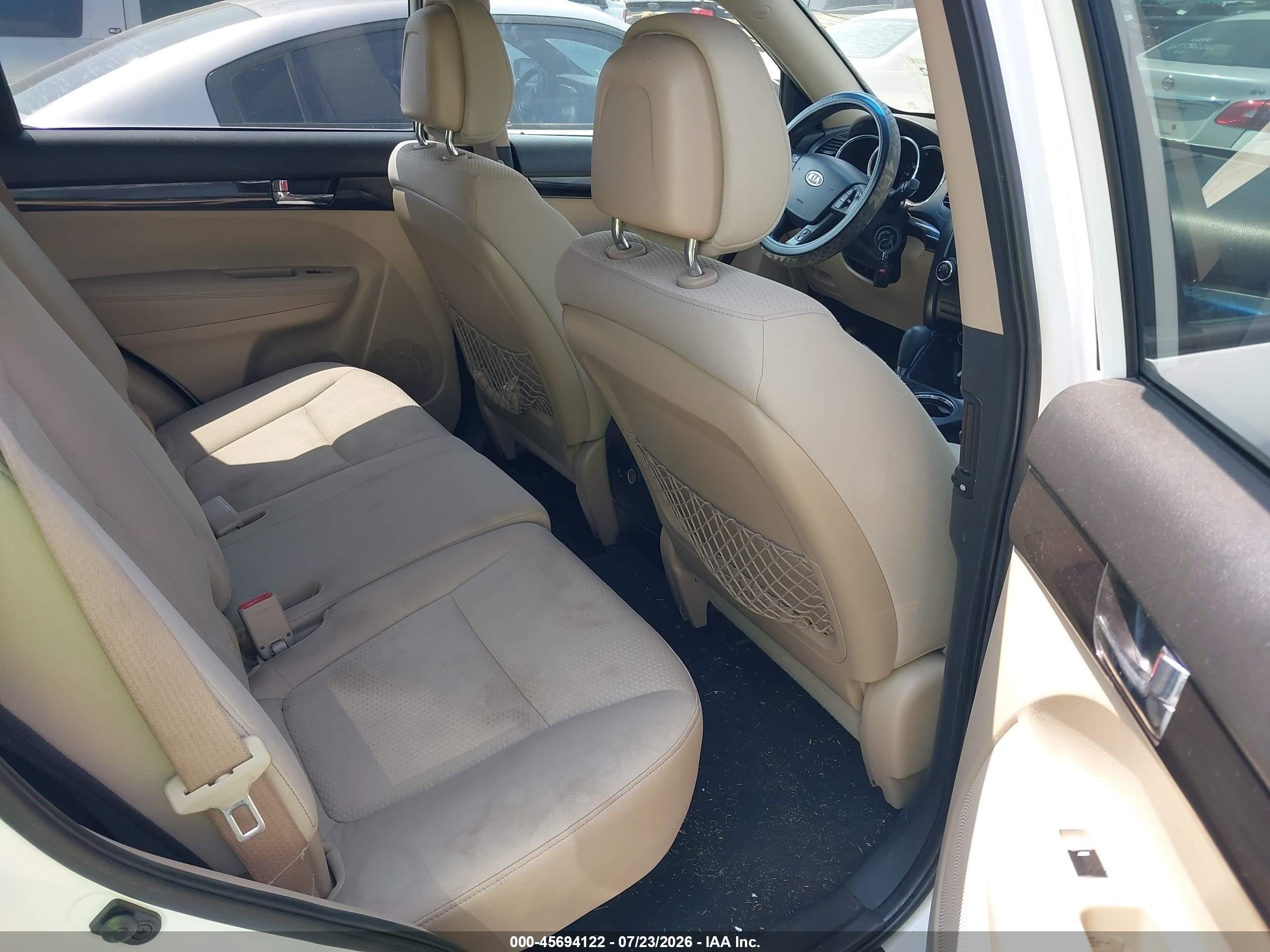 2011 Kia Sorento Lx White vin: 5XYKTCA10BG011747