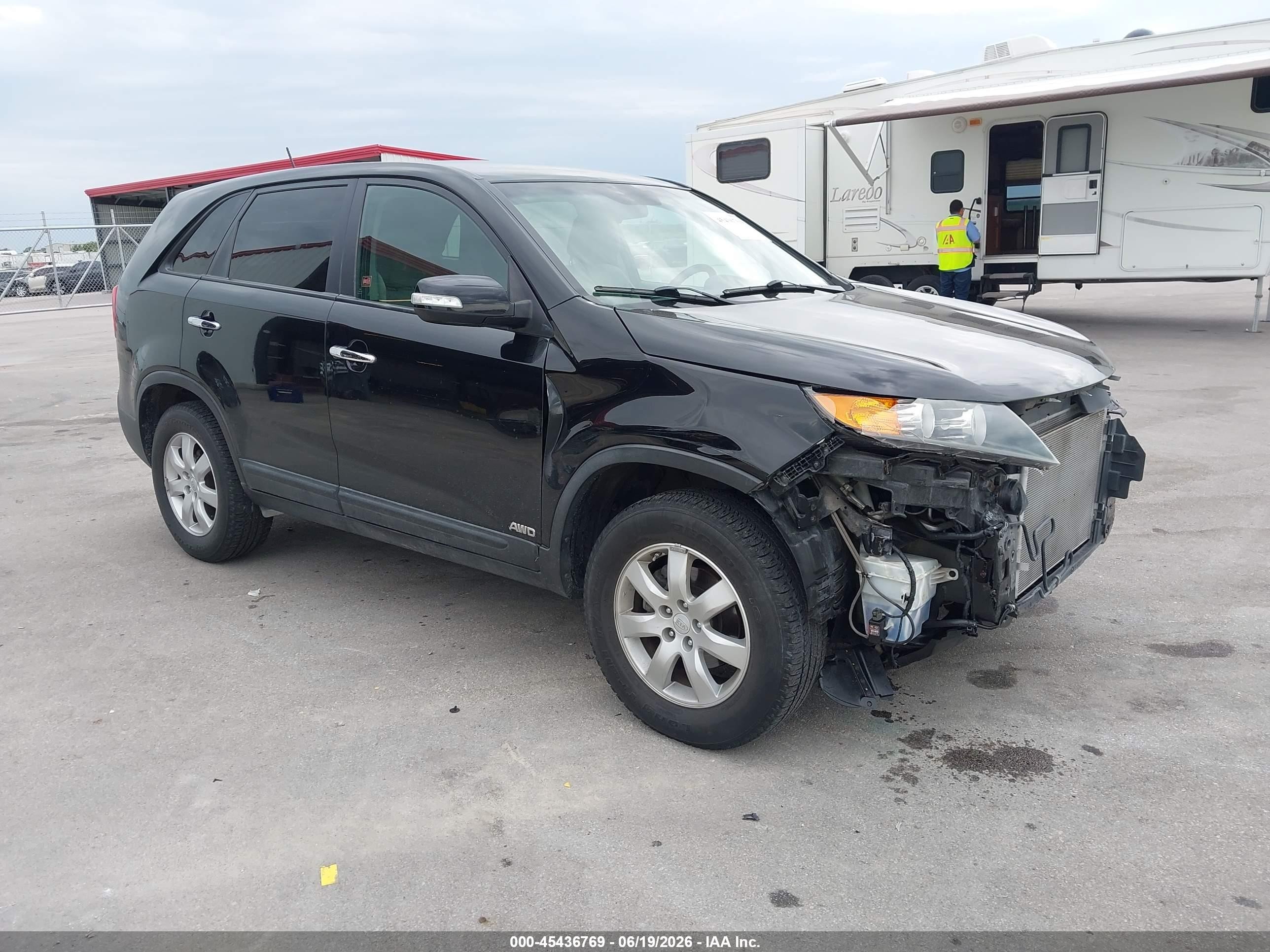 2011 Kia Sorento Lx Black vin: 5XYKTCA10BG015023