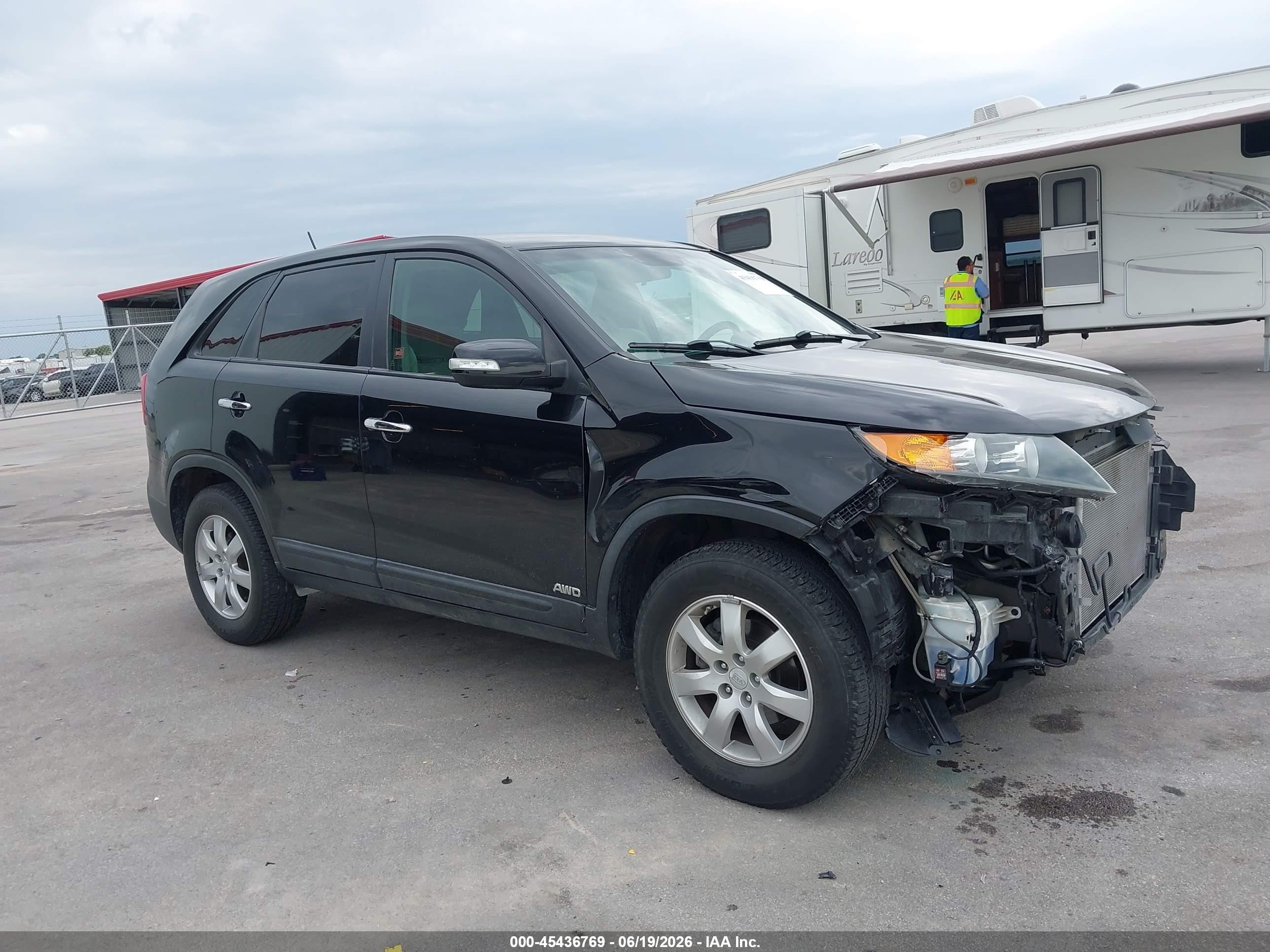 2011 Kia Sorento Lx Black vin: 5XYKTCA10BG015023