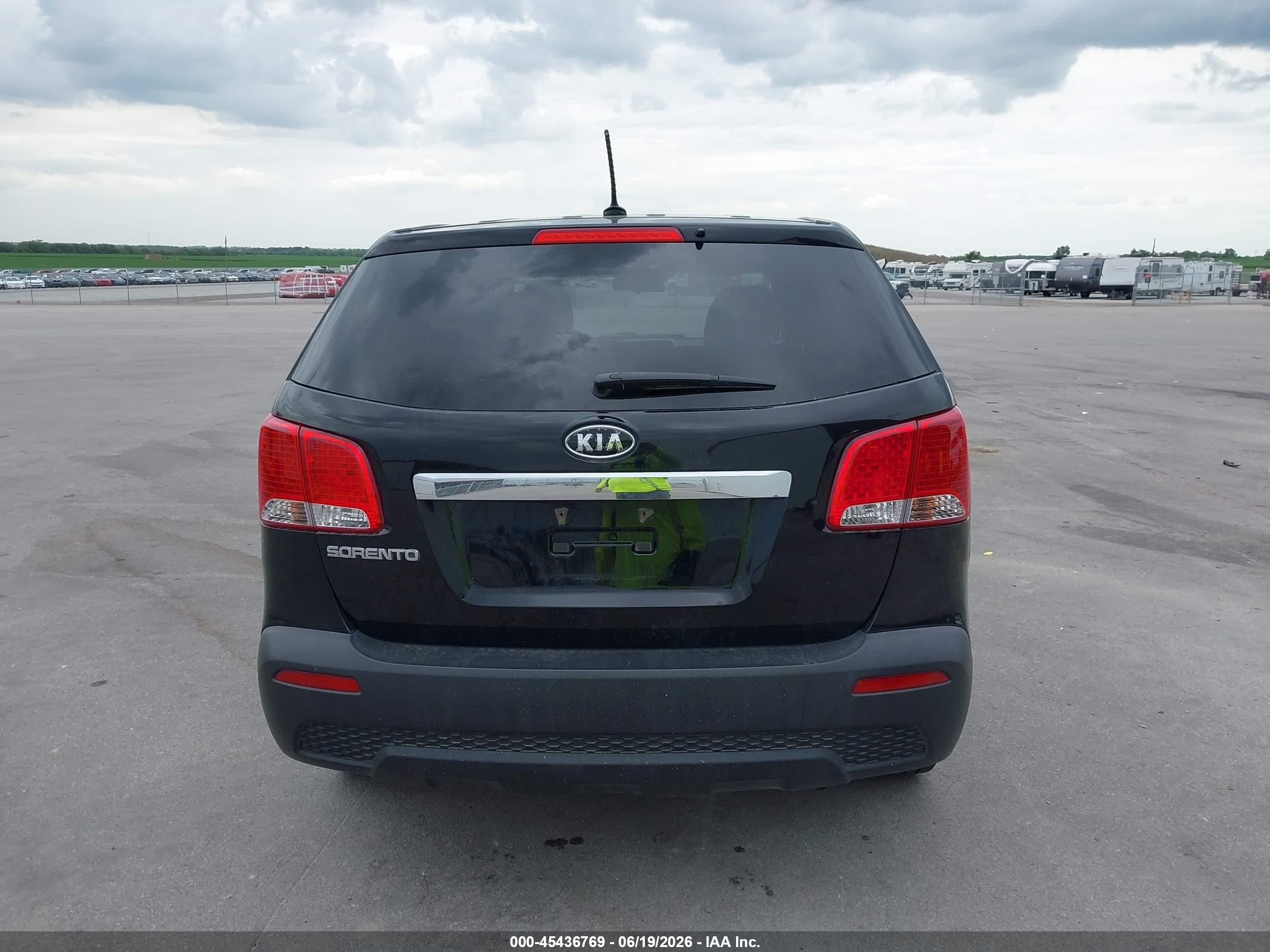2011 Kia Sorento Lx Black vin: 5XYKTCA10BG015023