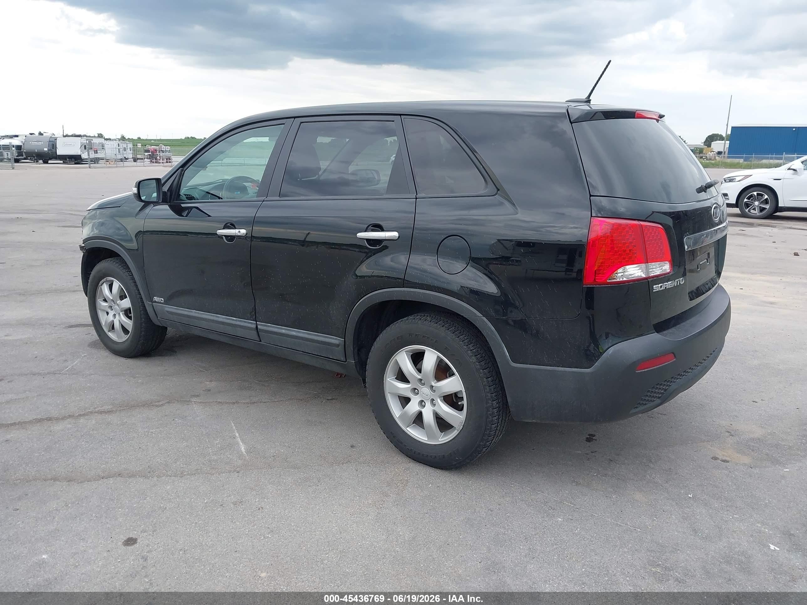 2011 Kia Sorento Lx Black vin: 5XYKTCA10BG015023