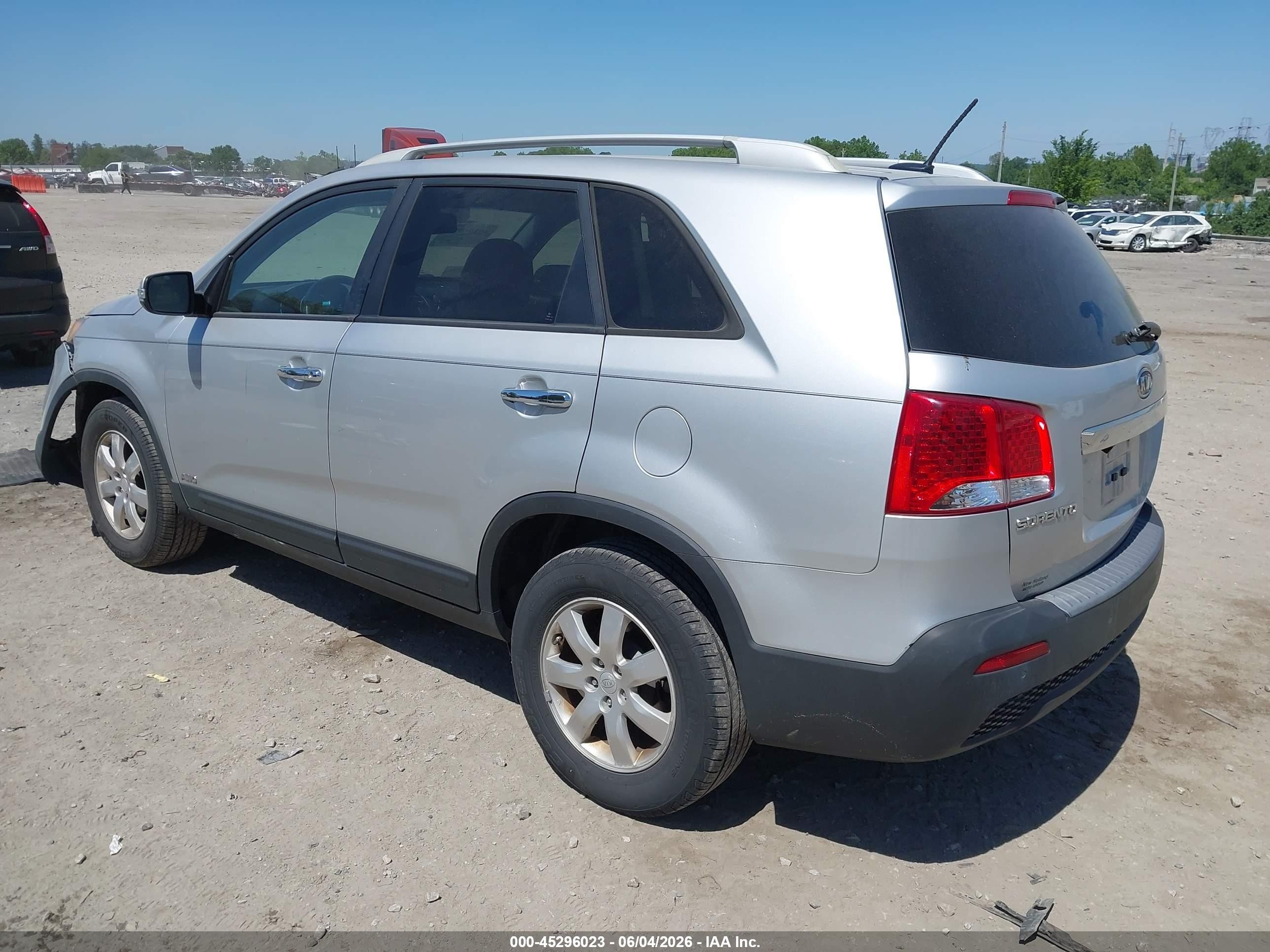 2011 Kia Sorento Lx Gray vin: 5XYKTCA10BG172633