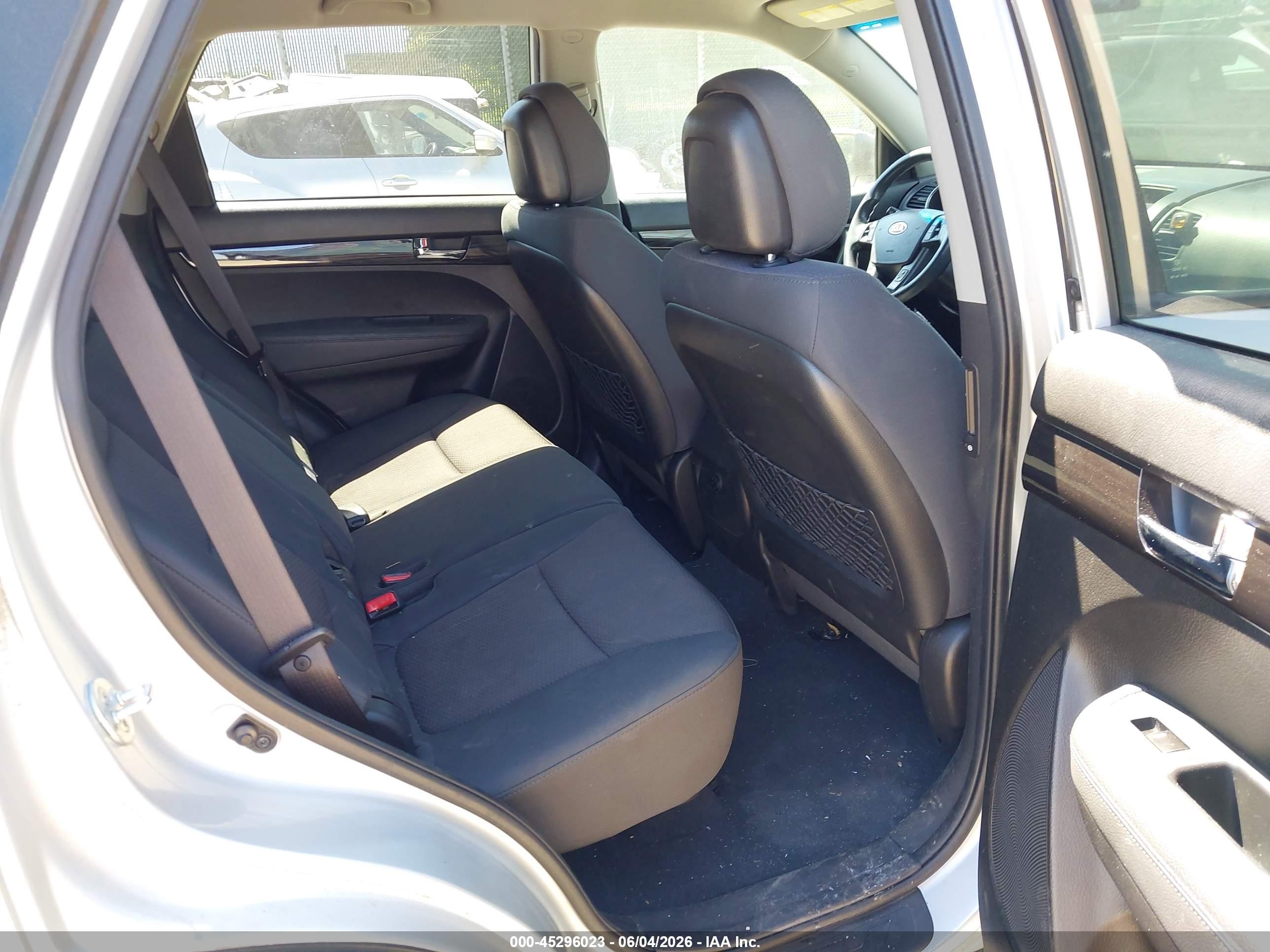 2011 Kia Sorento Lx Gray vin: 5XYKTCA10BG172633