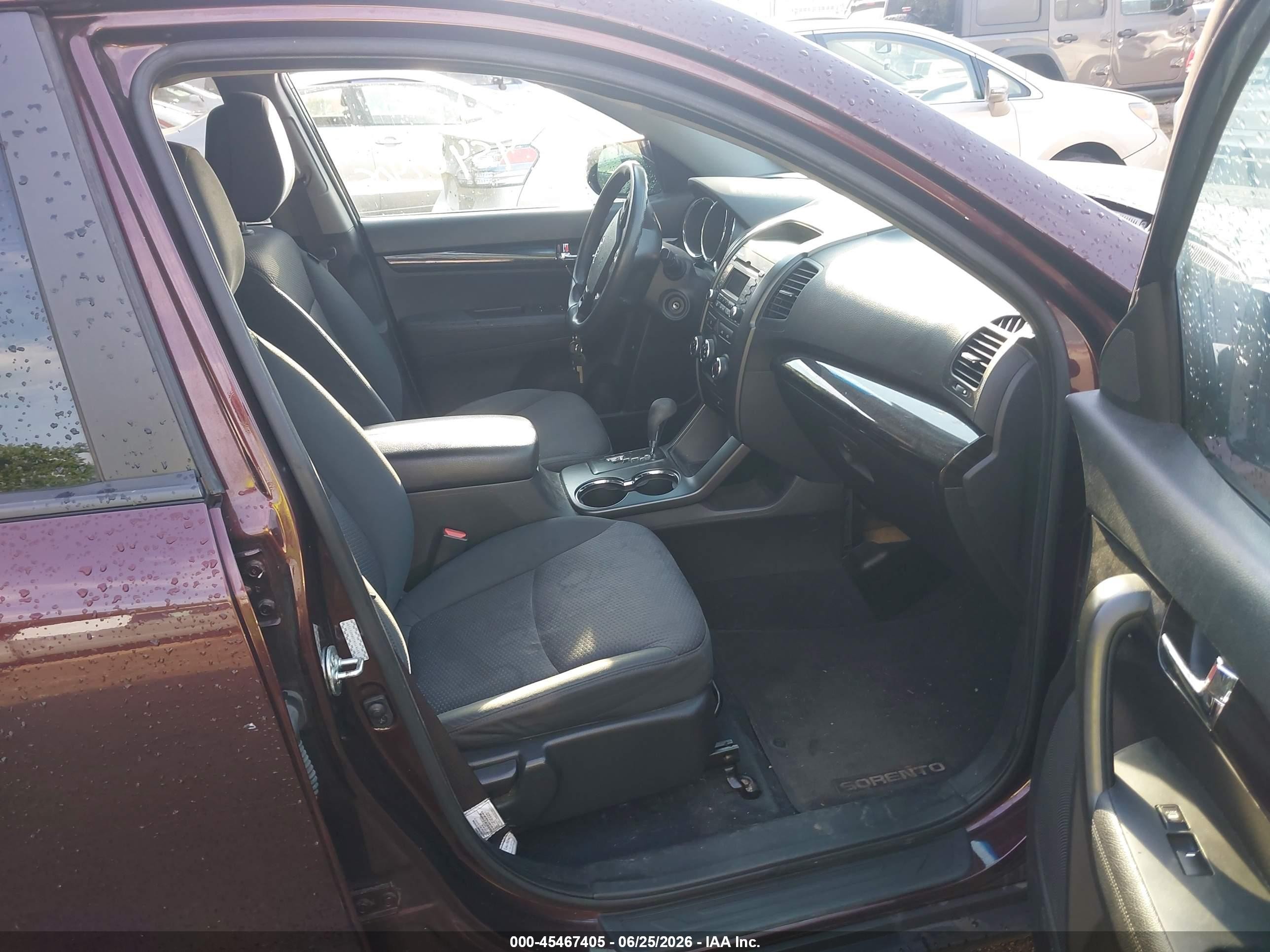 2011 Kia Sorento Lx Maroon vin: 5XYKTCA12BG017159