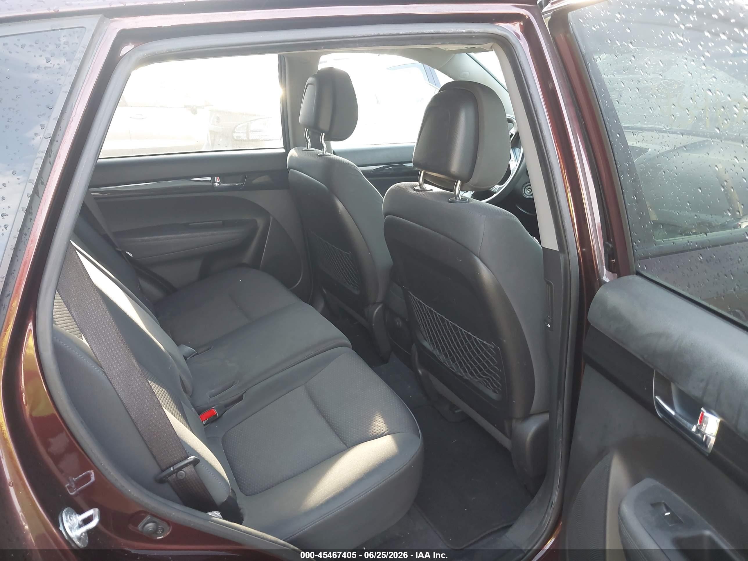 2011 Kia Sorento Lx Maroon vin: 5XYKTCA12BG017159