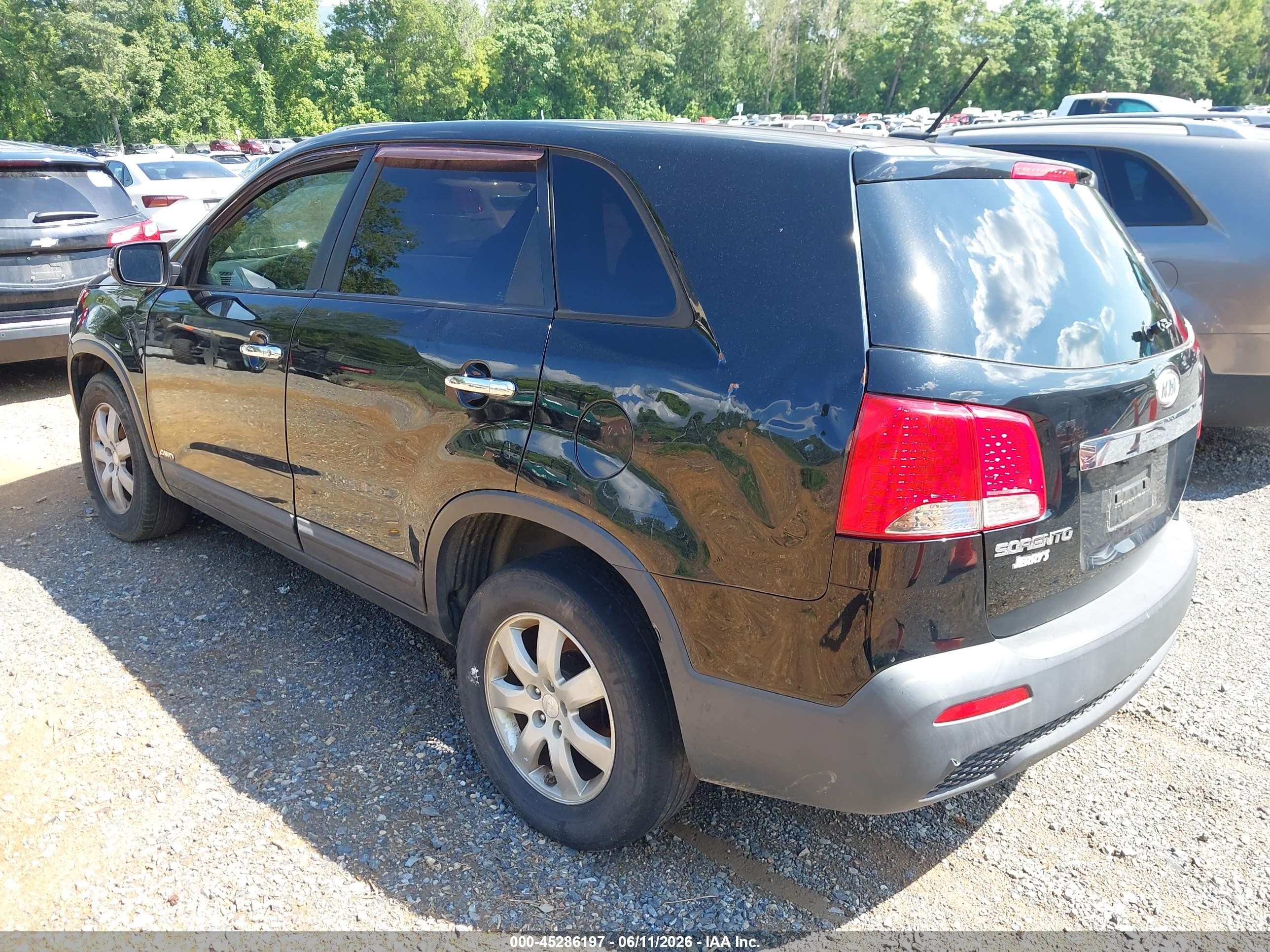 2011 Kia Sorento Lx Black vin: 5XYKTCA12BG030509