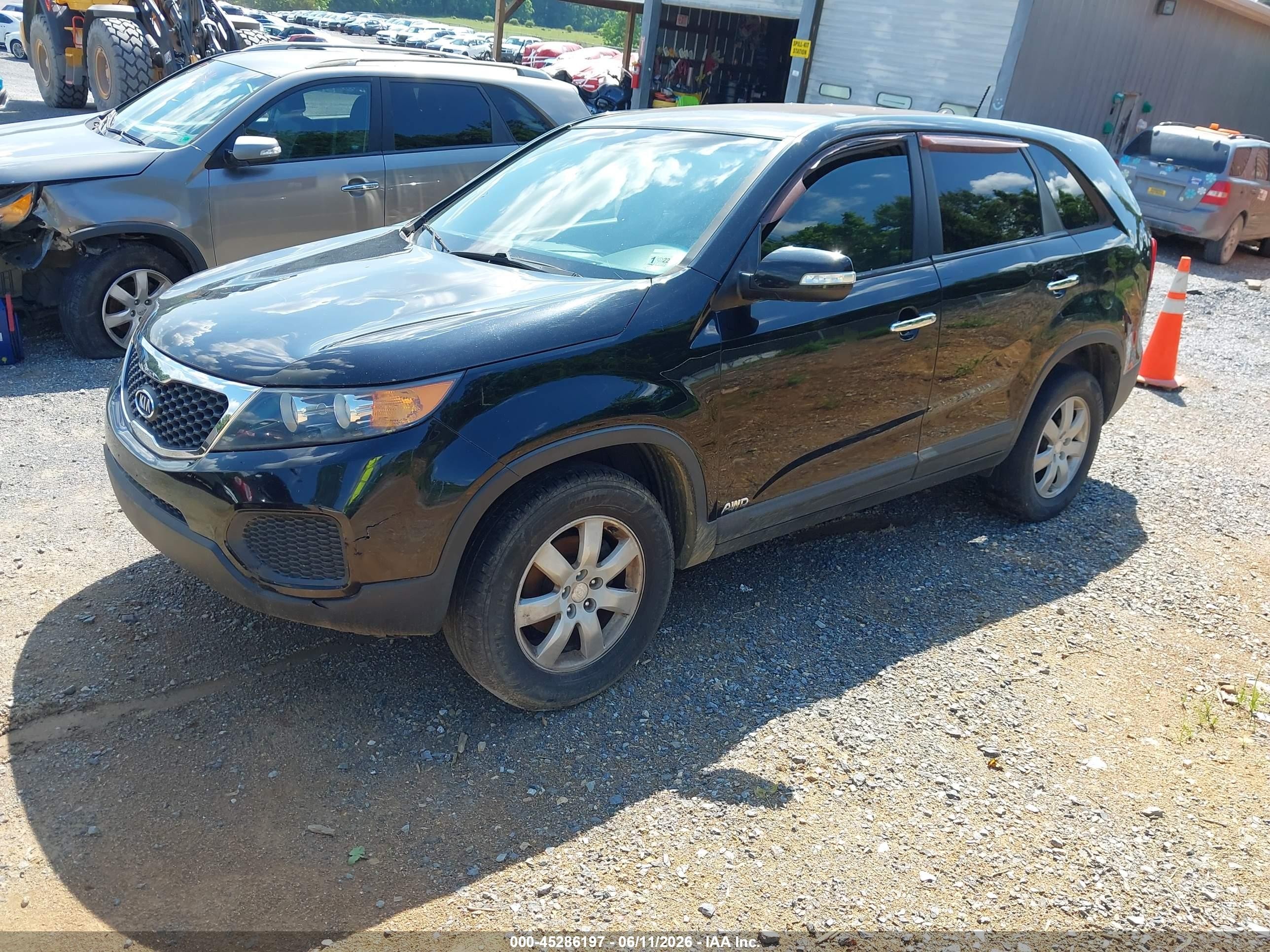 2011 Kia Sorento Lx Black vin: 5XYKTCA12BG030509