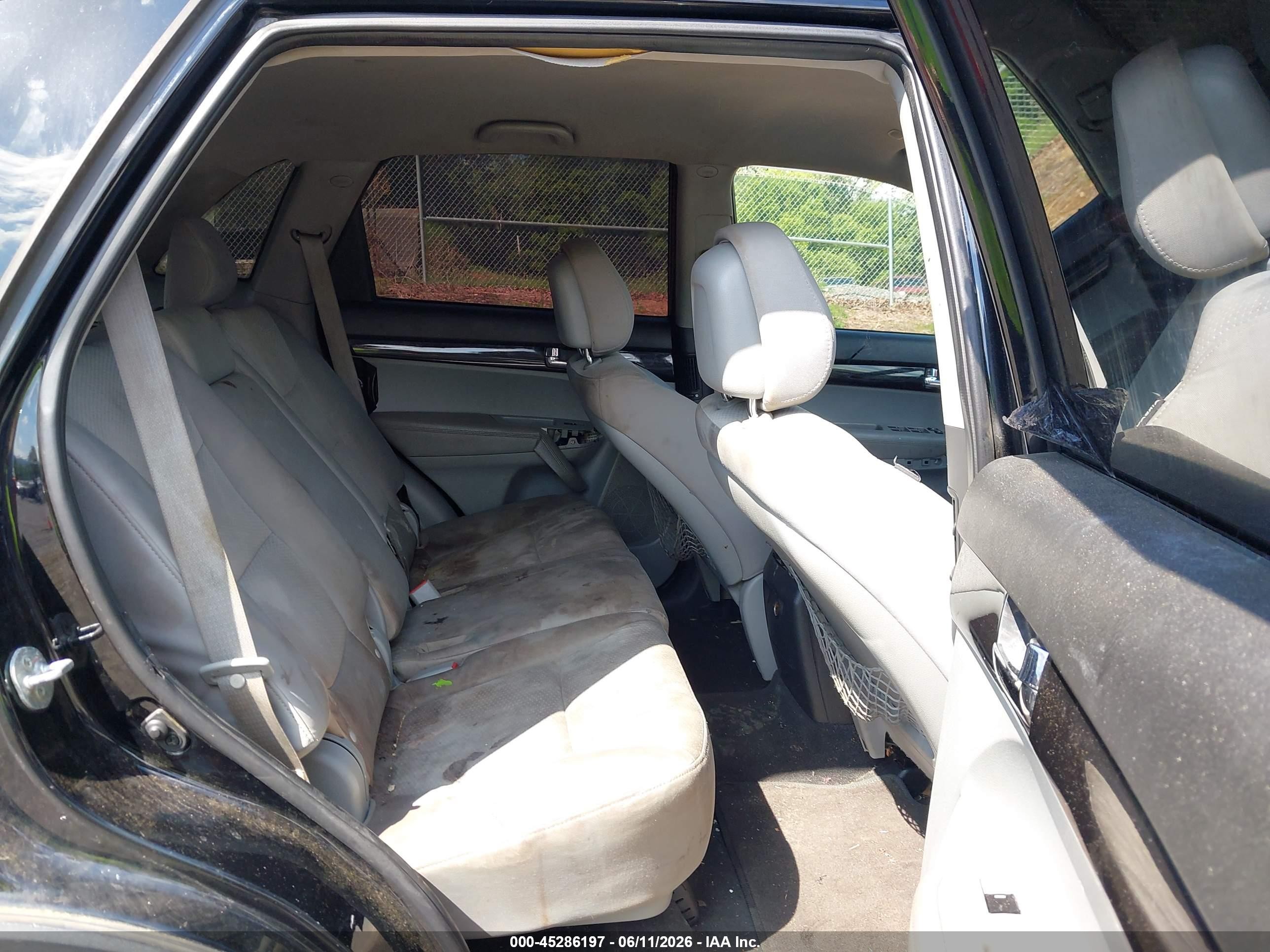 2011 Kia Sorento Lx Black vin: 5XYKTCA12BG030509