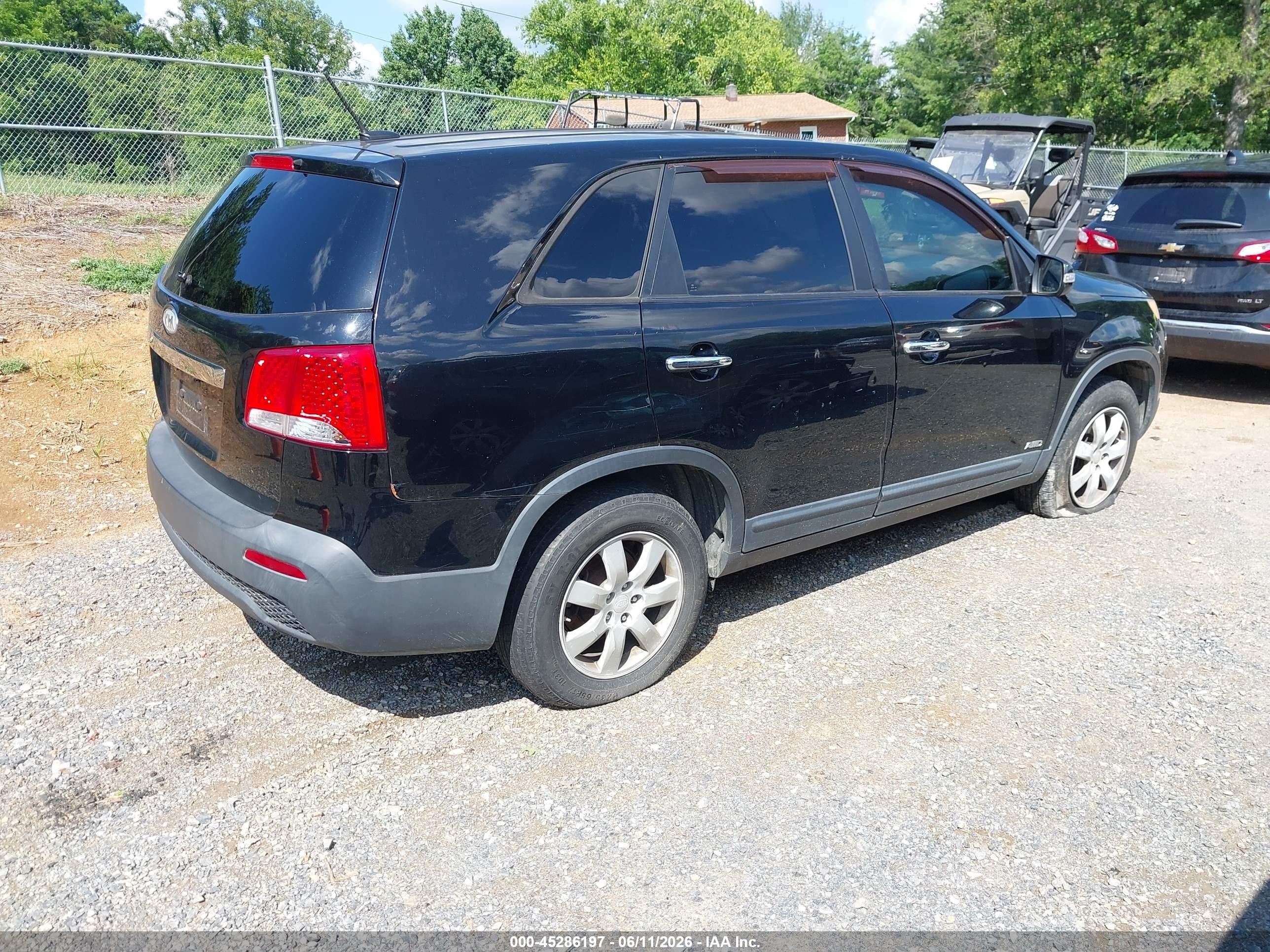 2011 Kia Sorento Lx Black vin: 5XYKTCA12BG030509