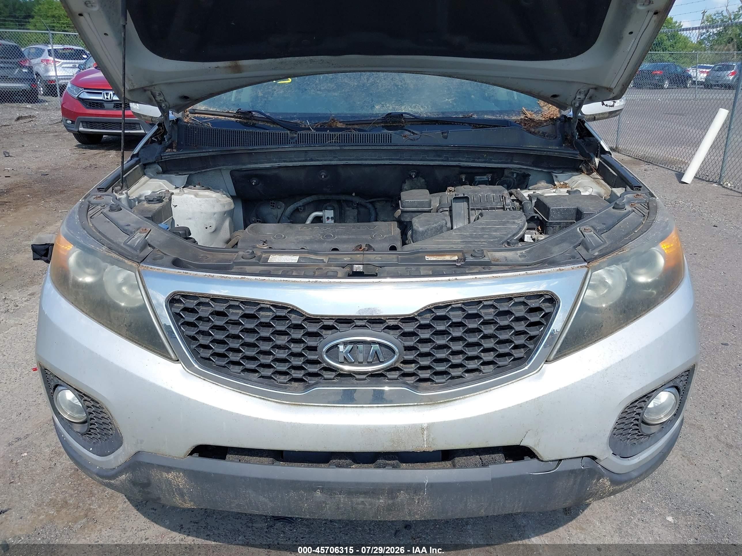 2011 Kia Sorento Lx Silver vin: 5XYKTCA12BG097126