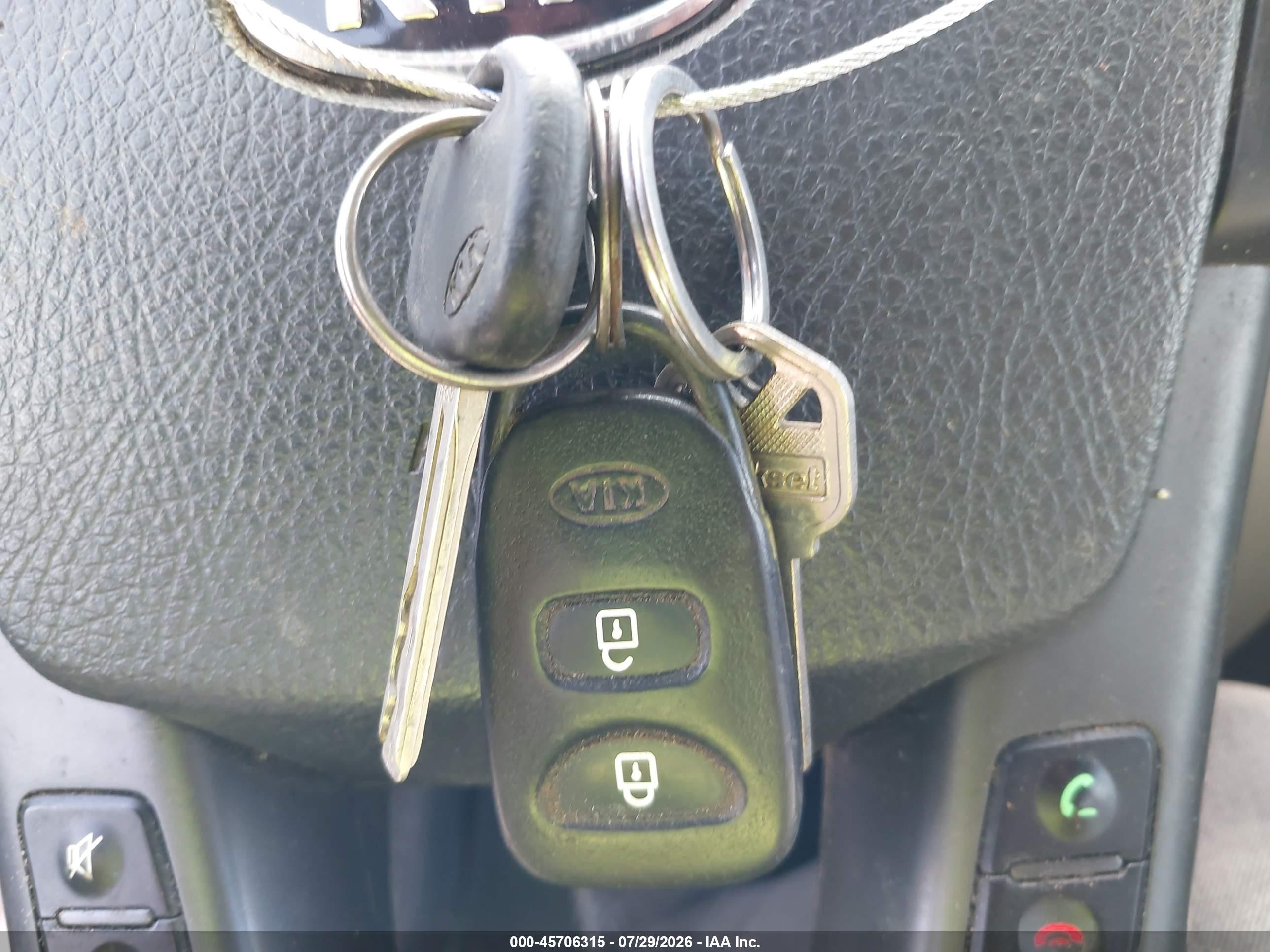 2011 Kia Sorento Lx Silver vin: 5XYKTCA12BG097126