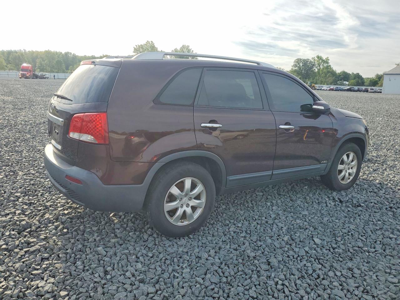 2011 Kia Sorento Lx Burgundy vin: 5XYKTCA12BG114670