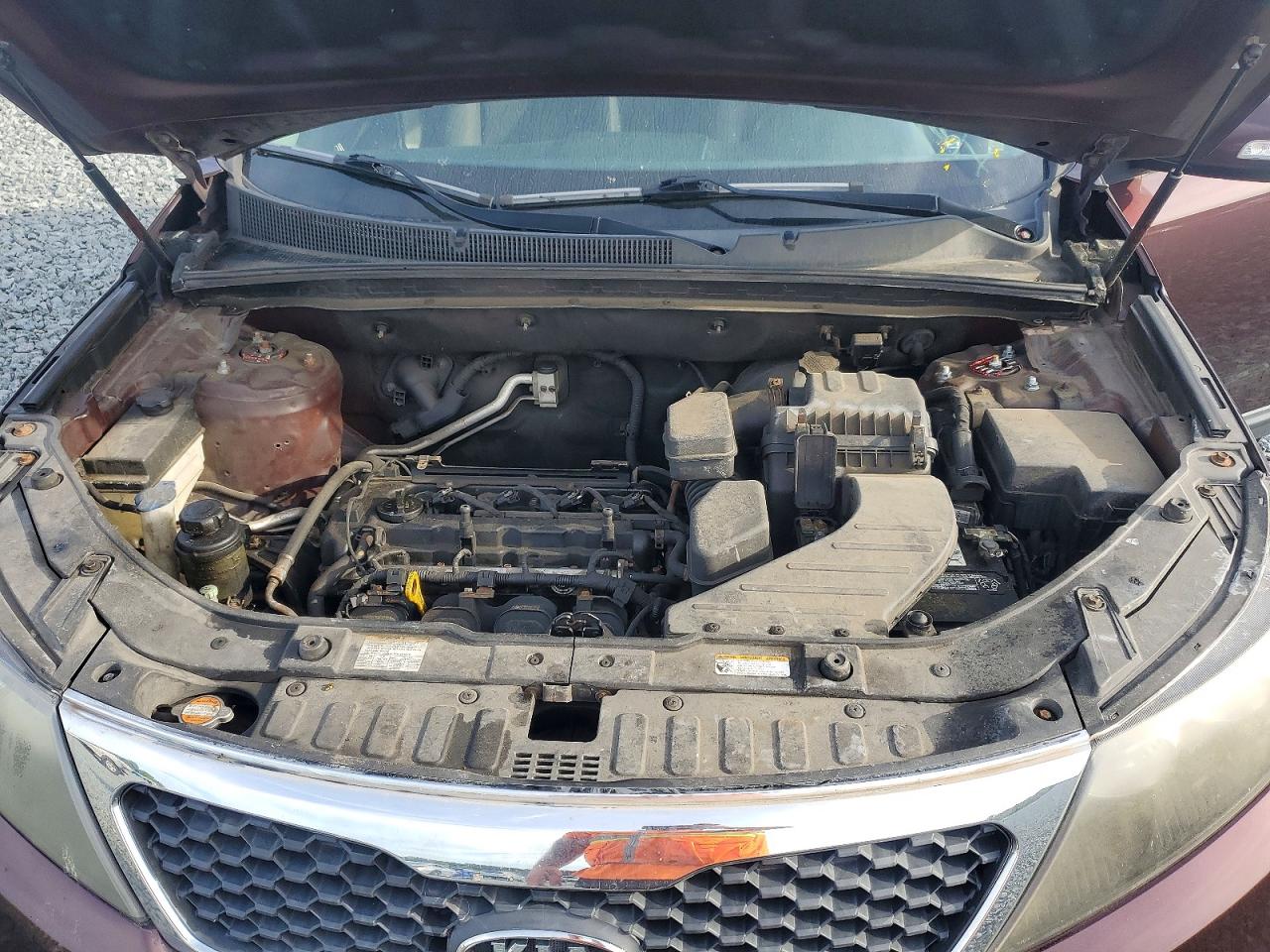 2011 Kia Sorento Lx Burgundy vin: 5XYKTCA12BG114670