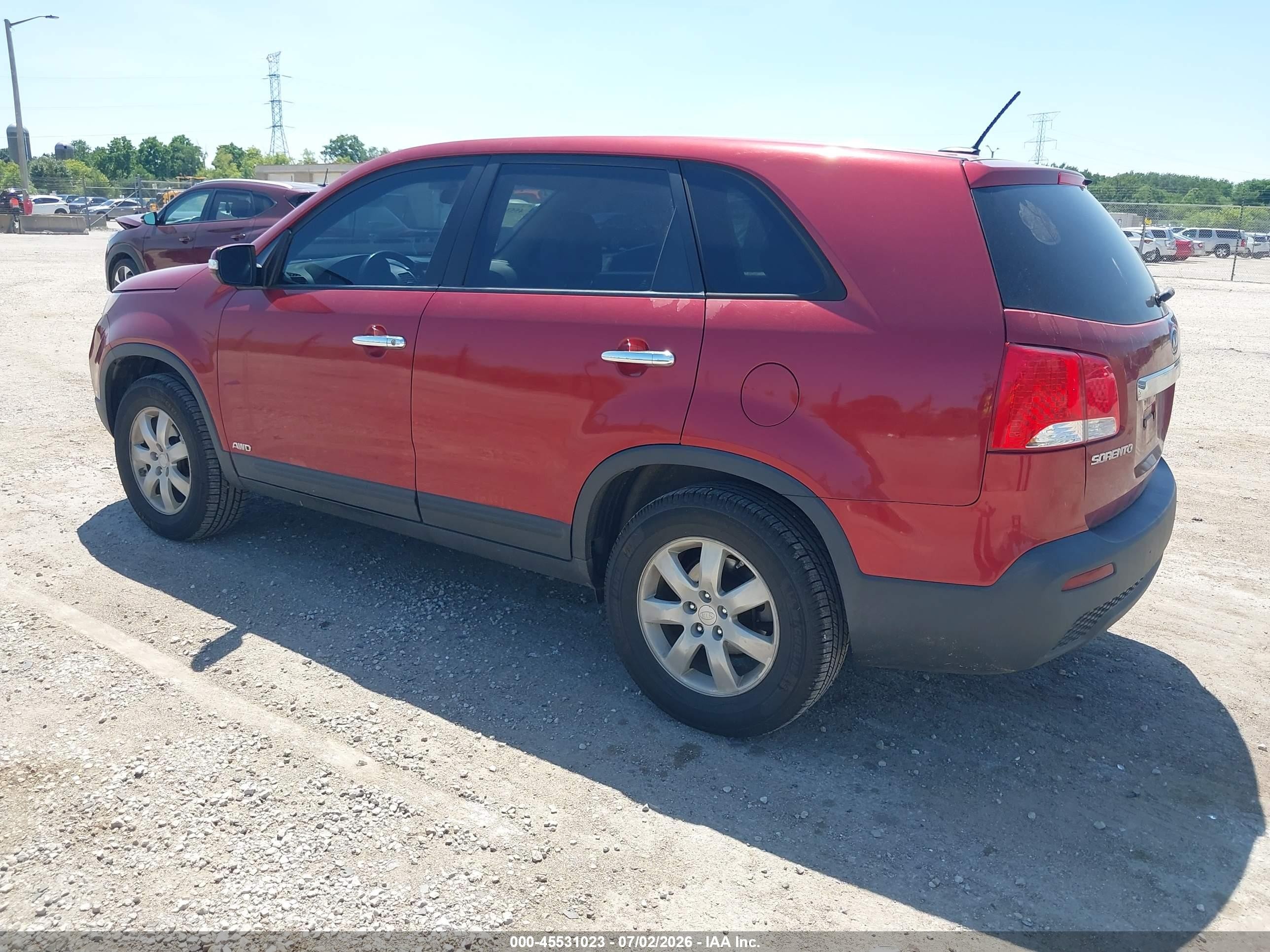 2011 Kia Sorento Lx Красный vin: 5XYKTCA13BG016702