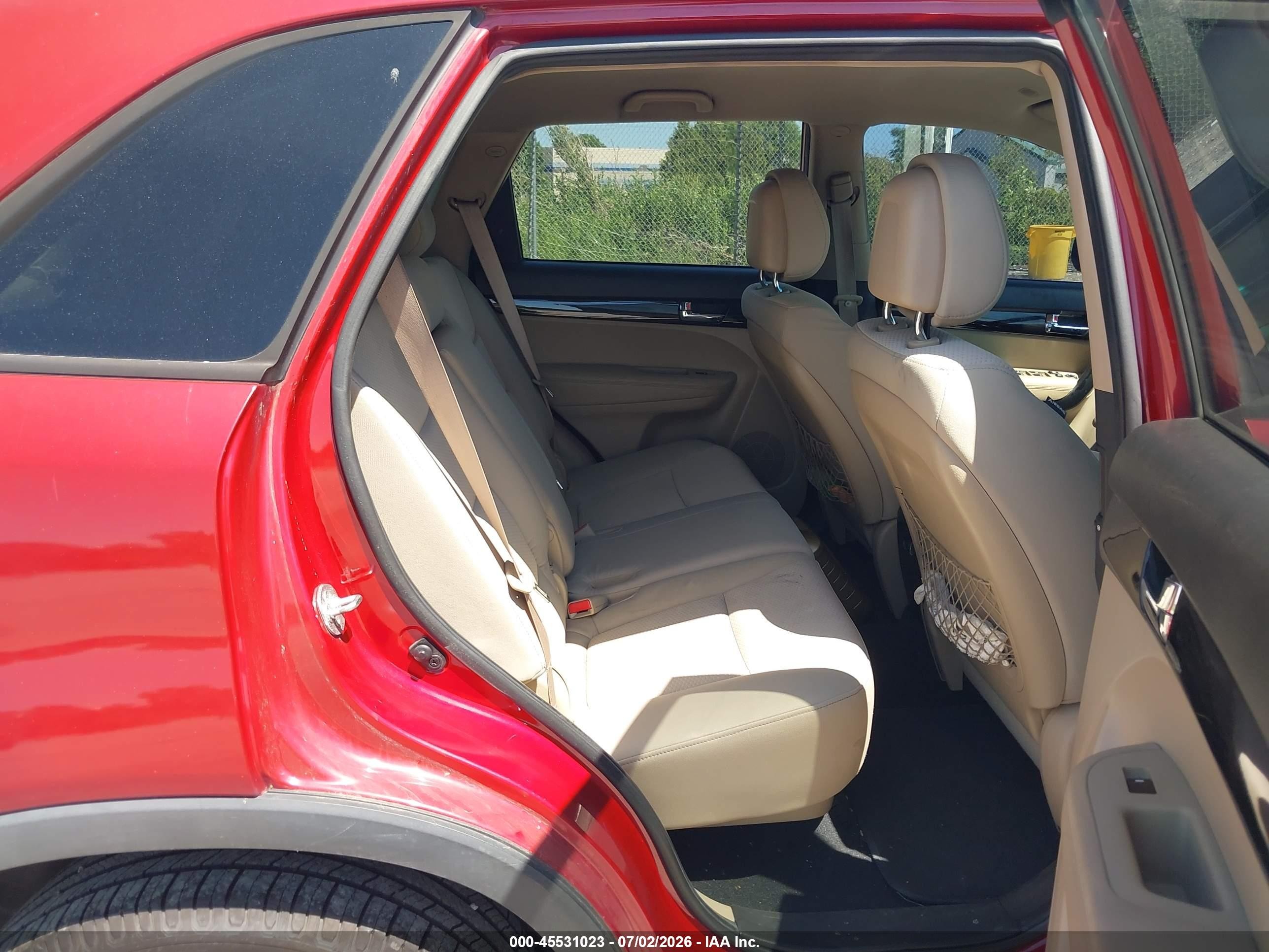 2011 Kia Sorento Lx Красный vin: 5XYKTCA13BG016702