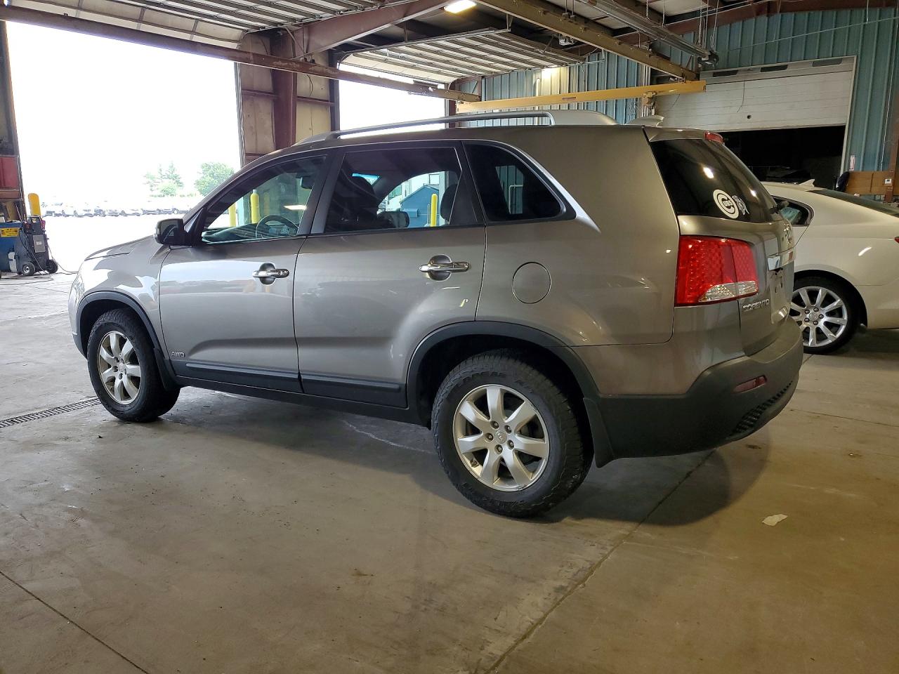 2011 Kia Sorento Lx Gray vin: 5XYKTCA13BG034455