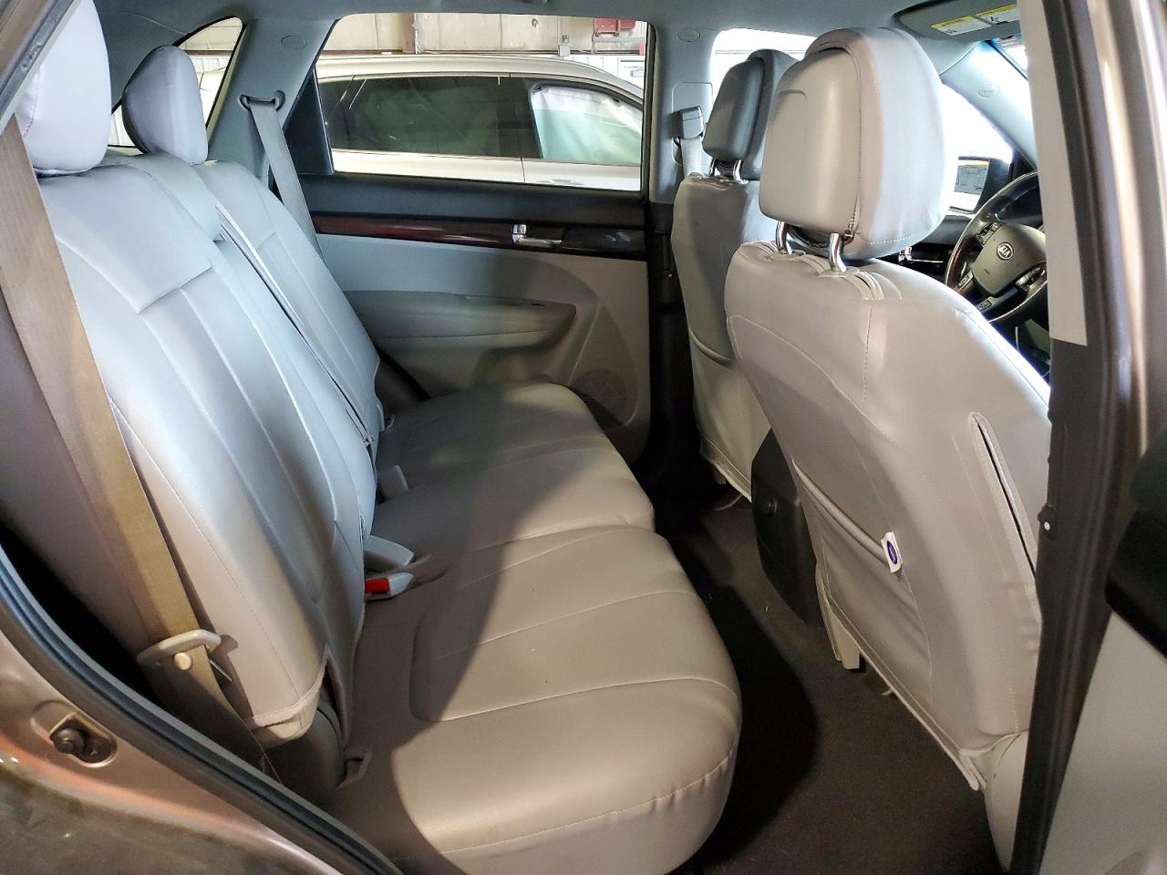 2011 Kia Sorento Lx Gray vin: 5XYKTCA13BG034455