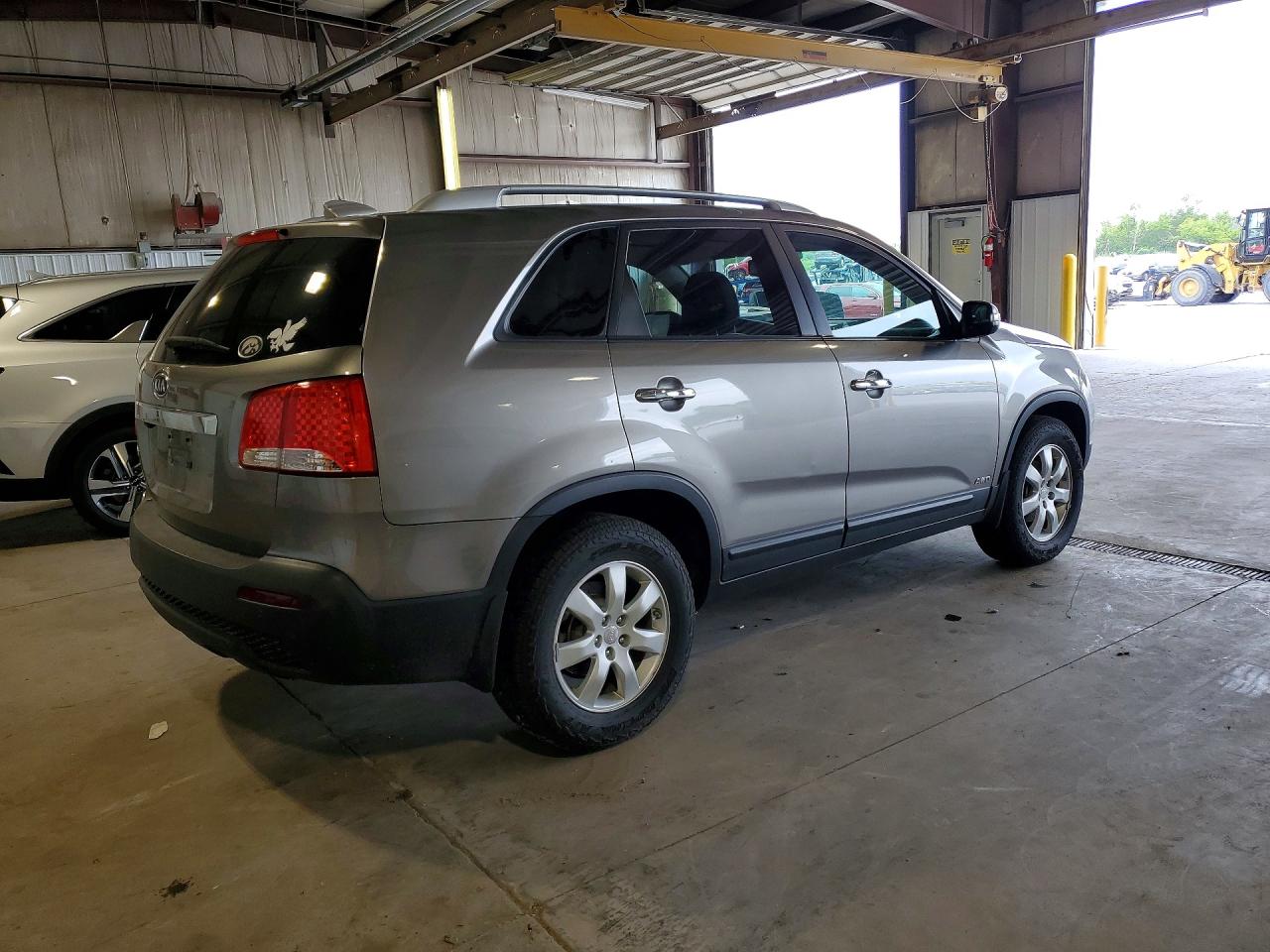 2011 Kia Sorento Lx Gray vin: 5XYKTCA13BG034455