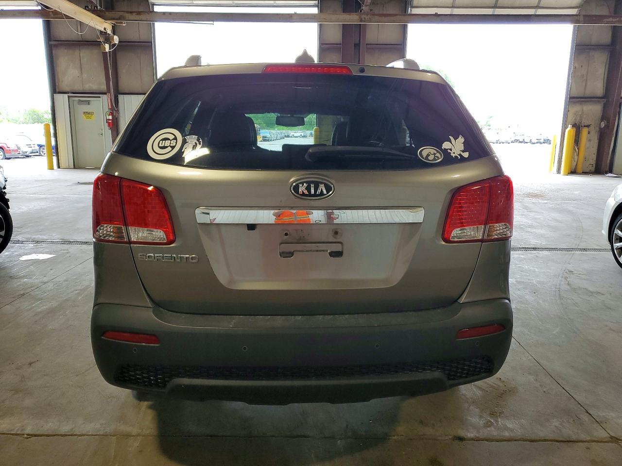 2011 Kia Sorento Lx Gray vin: 5XYKTCA13BG034455