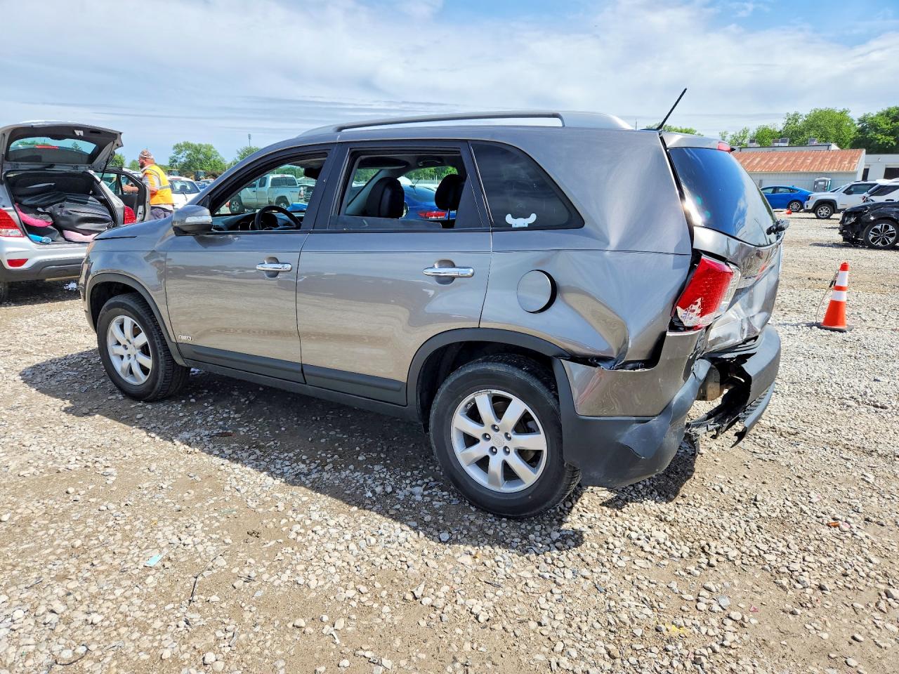 2011 Kia Sorento Lx Gray vin: 5XYKTCA13BG112488