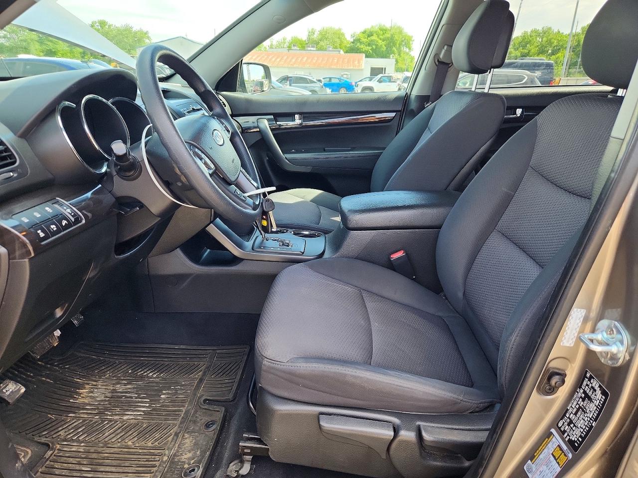 2011 Kia Sorento Lx Gray vin: 5XYKTCA13BG112488