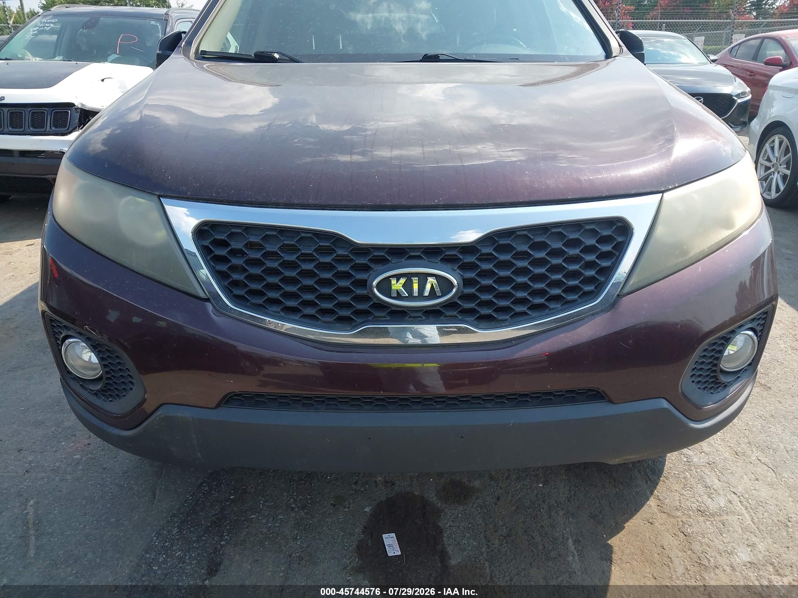 2011 Kia Sorento Lx Maroon vin: 5XYKTCA13BG143577