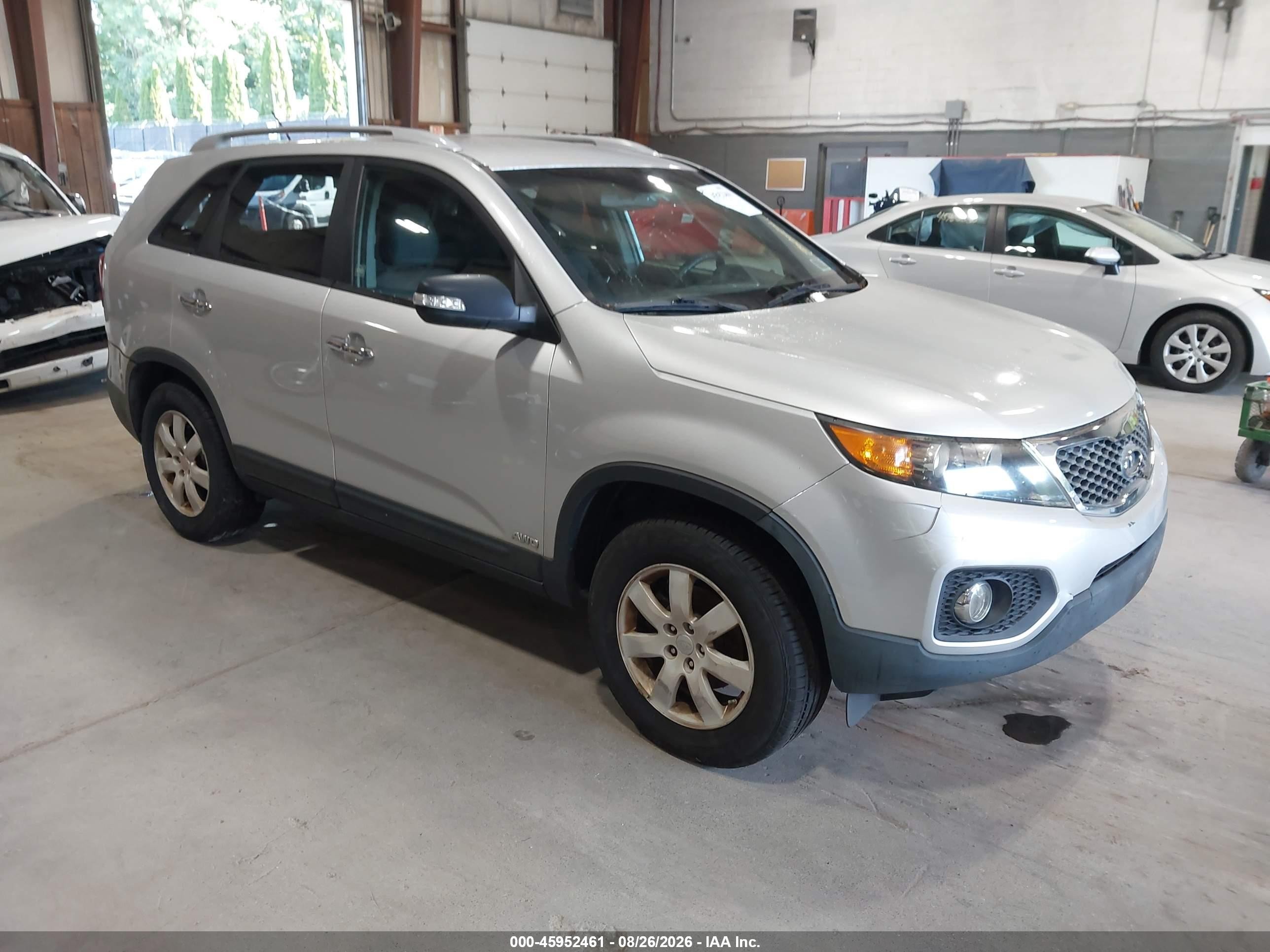 2011 Kia Sorento Lx Silver vin: 5XYKTCA14BG003473