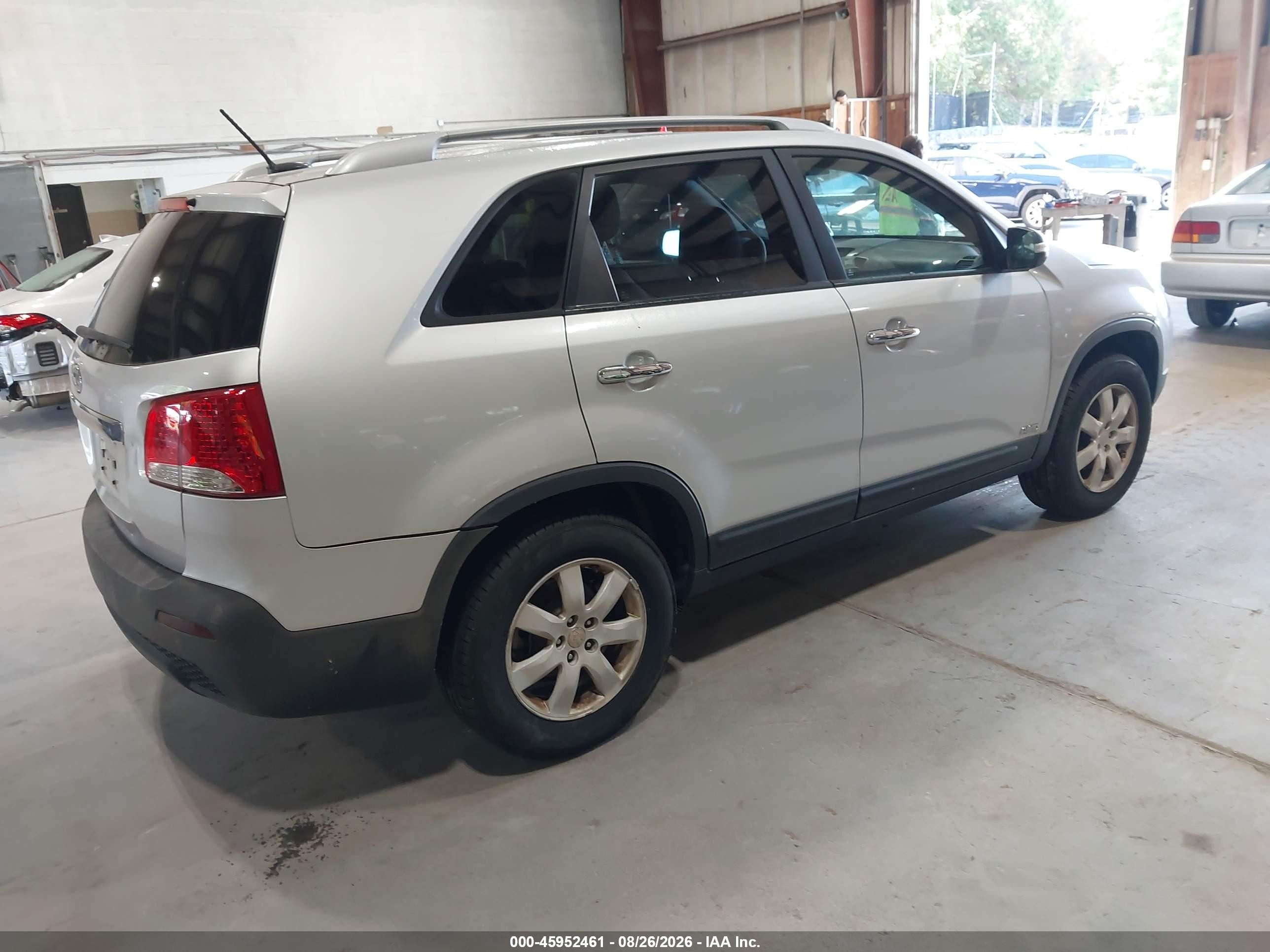 2011 Kia Sorento Lx Silver vin: 5XYKTCA14BG003473