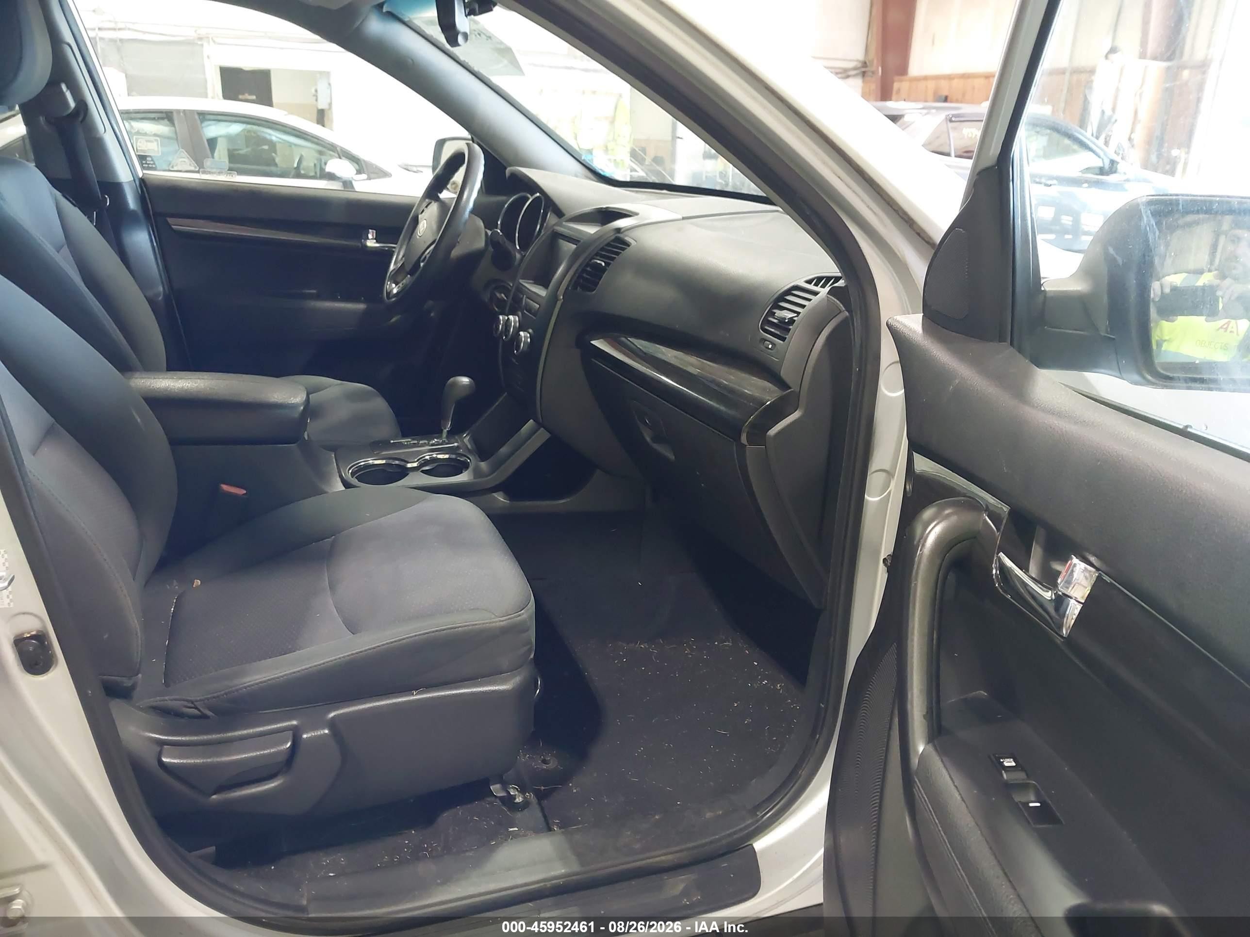 2011 Kia Sorento Lx Silver vin: 5XYKTCA14BG003473