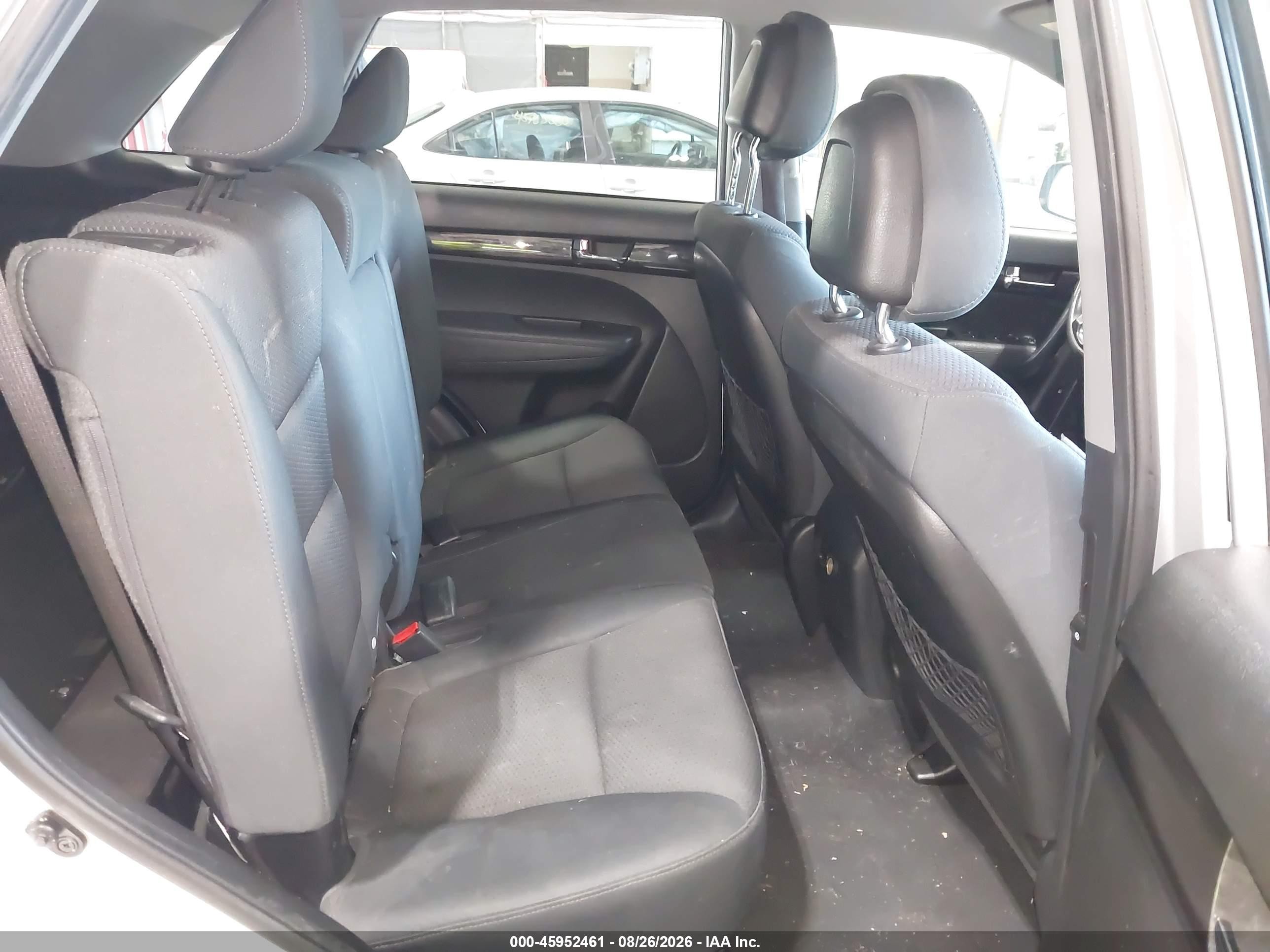 2011 Kia Sorento Lx Silver vin: 5XYKTCA14BG003473