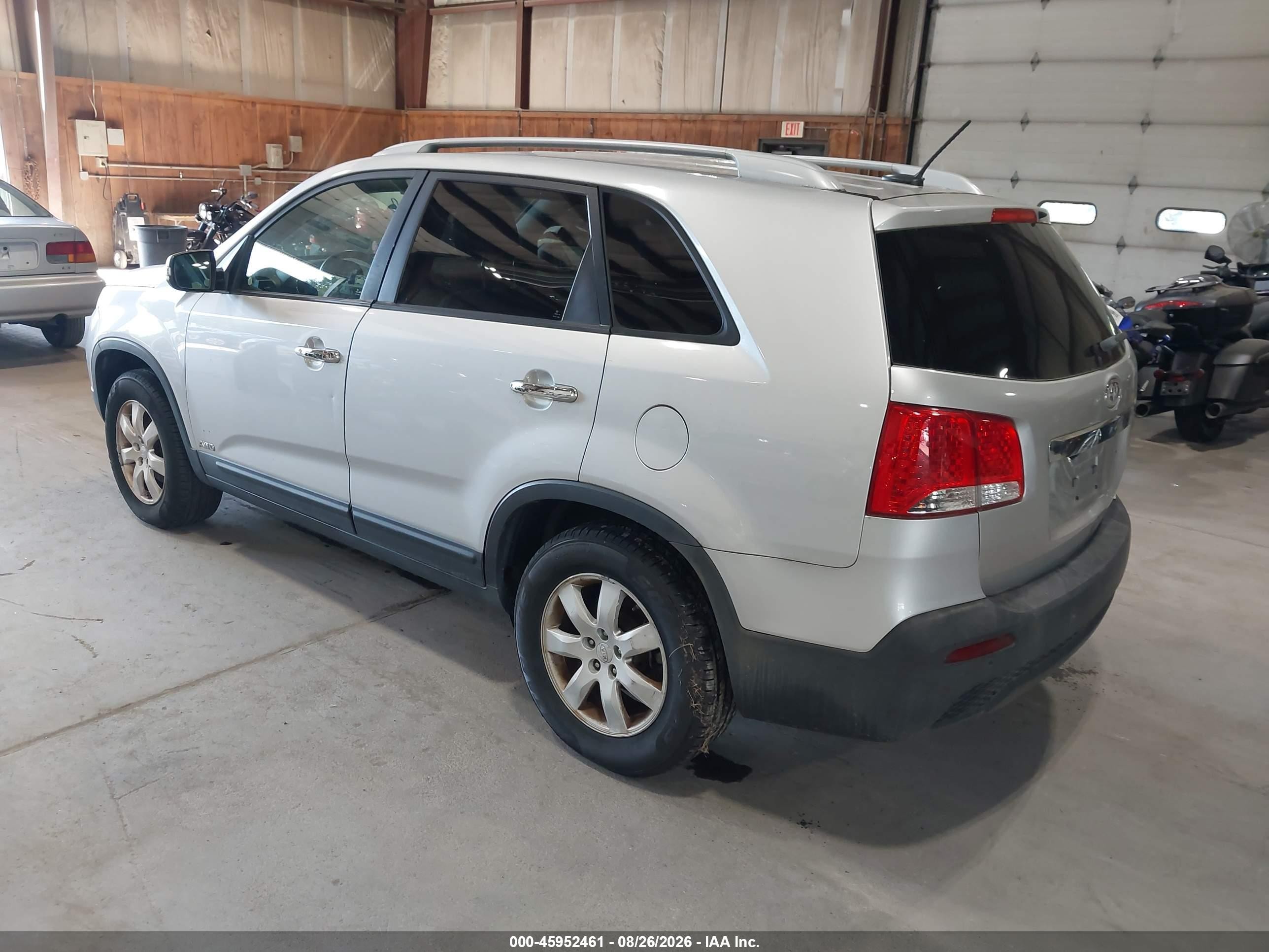 2011 Kia Sorento Lx Silver vin: 5XYKTCA14BG003473