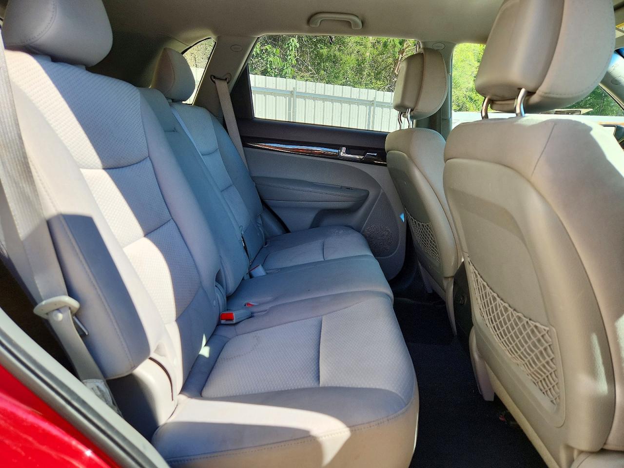 2011 Kia Sorento Lx Burgundy vin: 5XYKTCA14BG005336