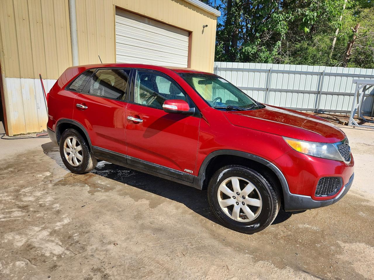2011 Kia Sorento Lx Burgundy vin: 5XYKTCA14BG005336