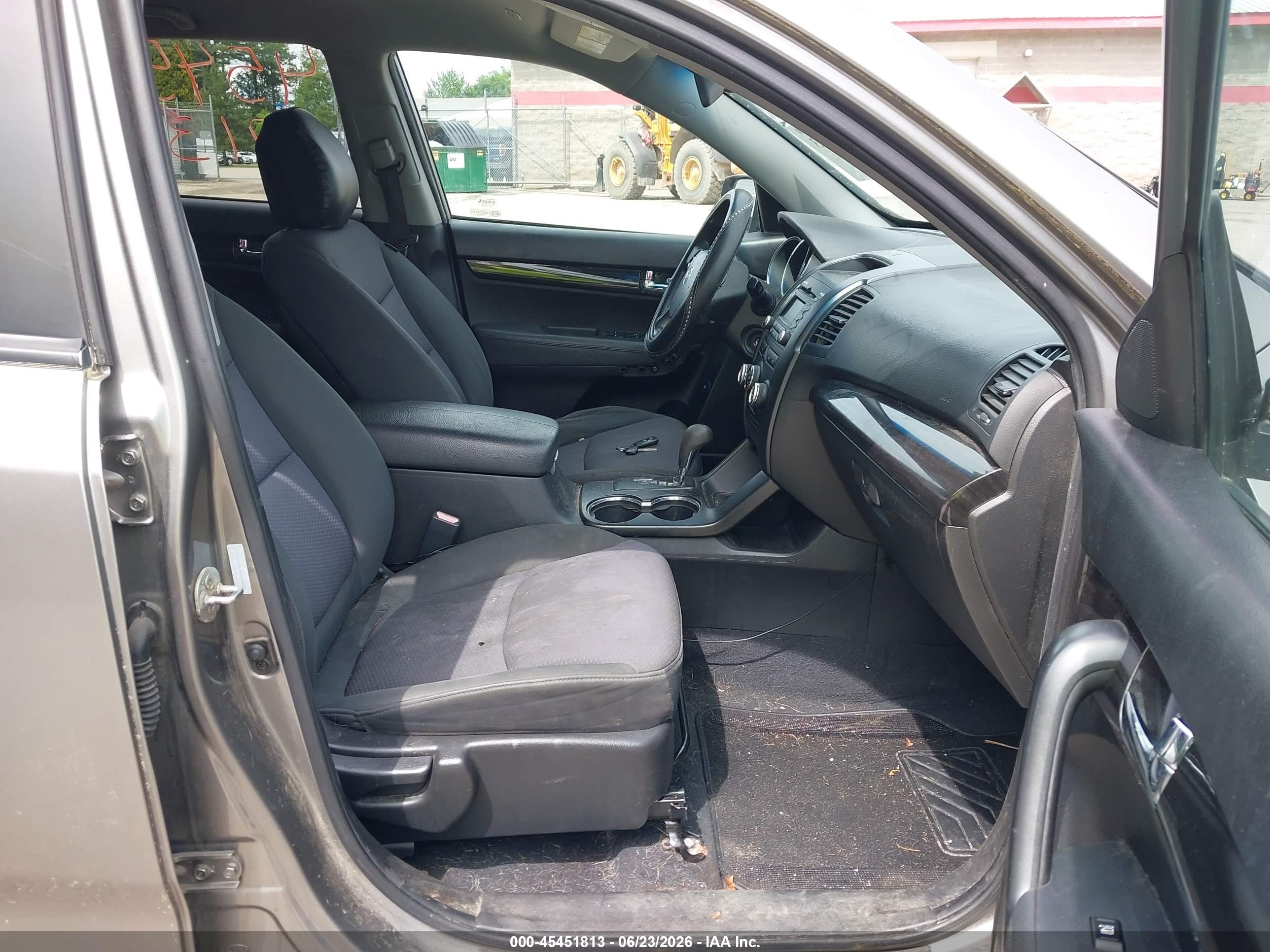 2011 Kia Sorento Lx Gray vin: 5XYKTCA14BG154992