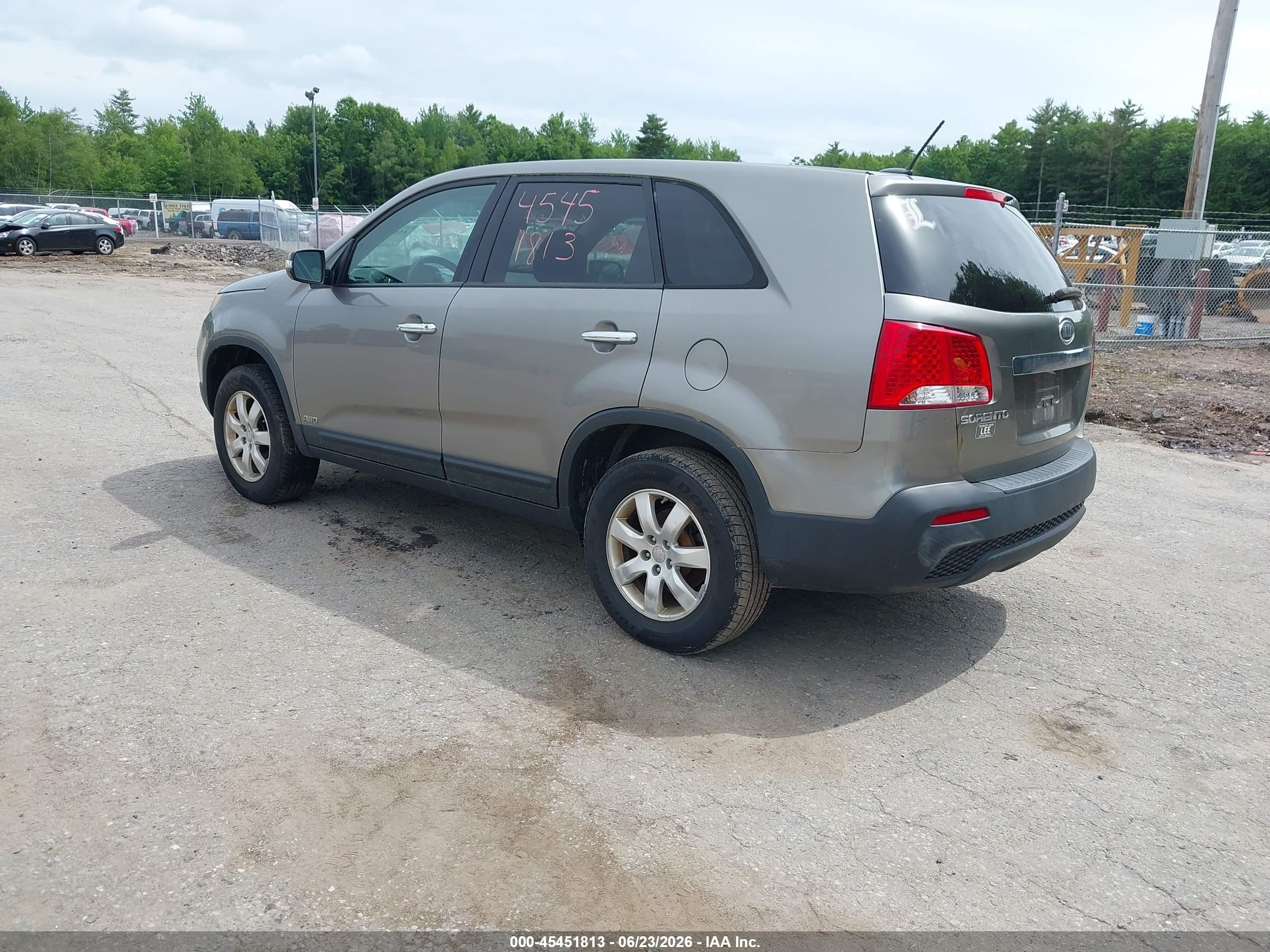 2011 Kia Sorento Lx Gray vin: 5XYKTCA14BG154992