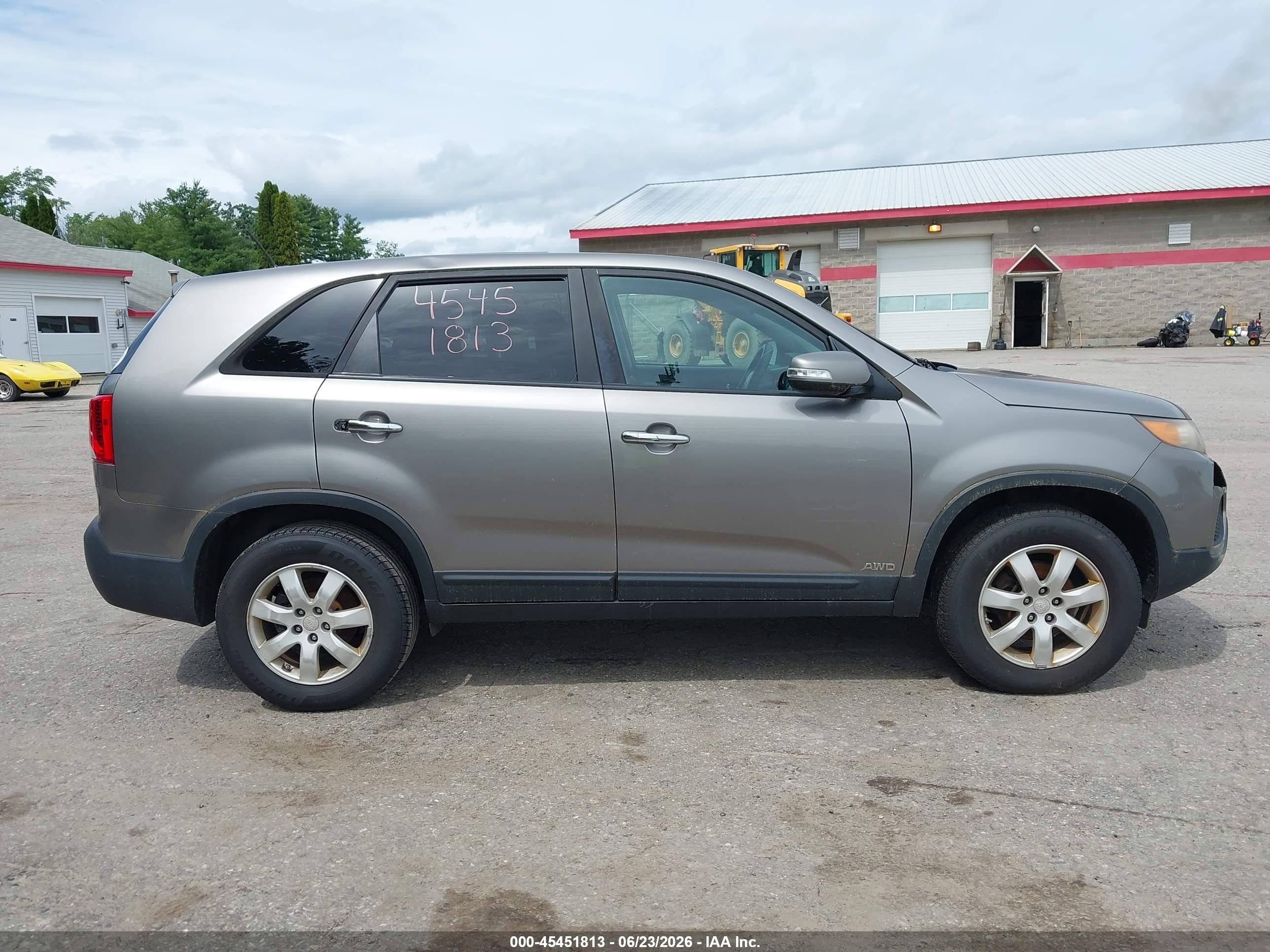 2011 Kia Sorento Lx Gray vin: 5XYKTCA14BG154992