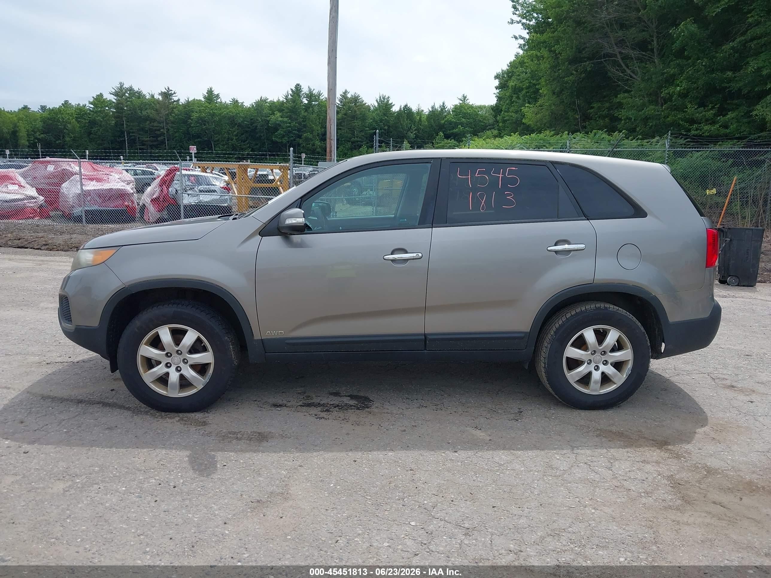 2011 Kia Sorento Lx Gray vin: 5XYKTCA14BG154992