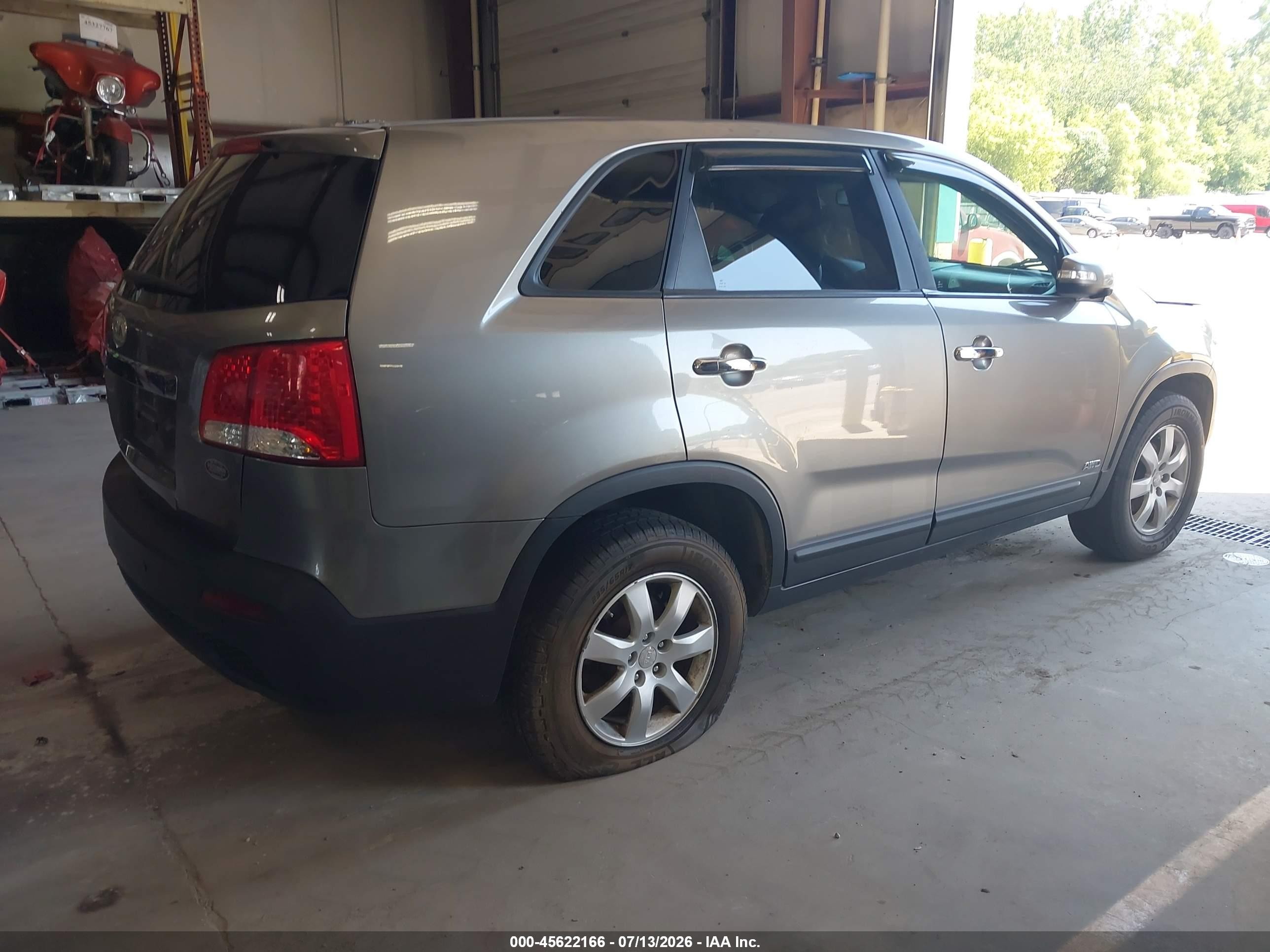 2011 Kia Sorento Lx Gray vin: 5XYKTCA16BG006746