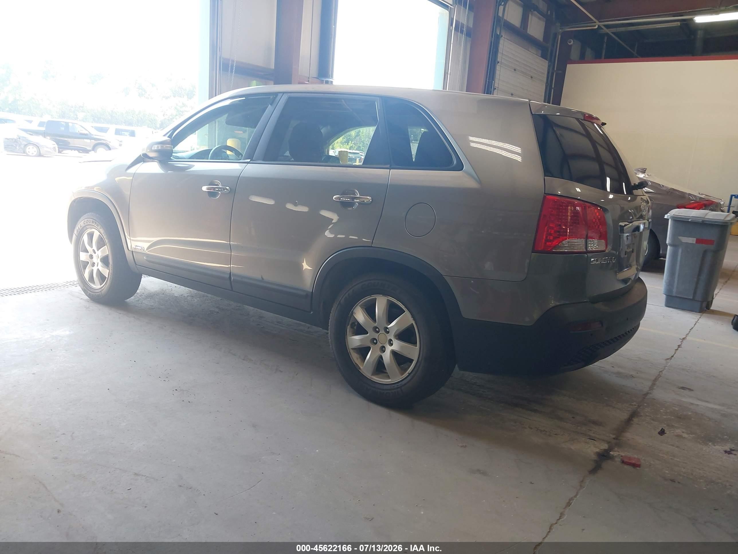 2011 Kia Sorento Lx Gray vin: 5XYKTCA16BG006746