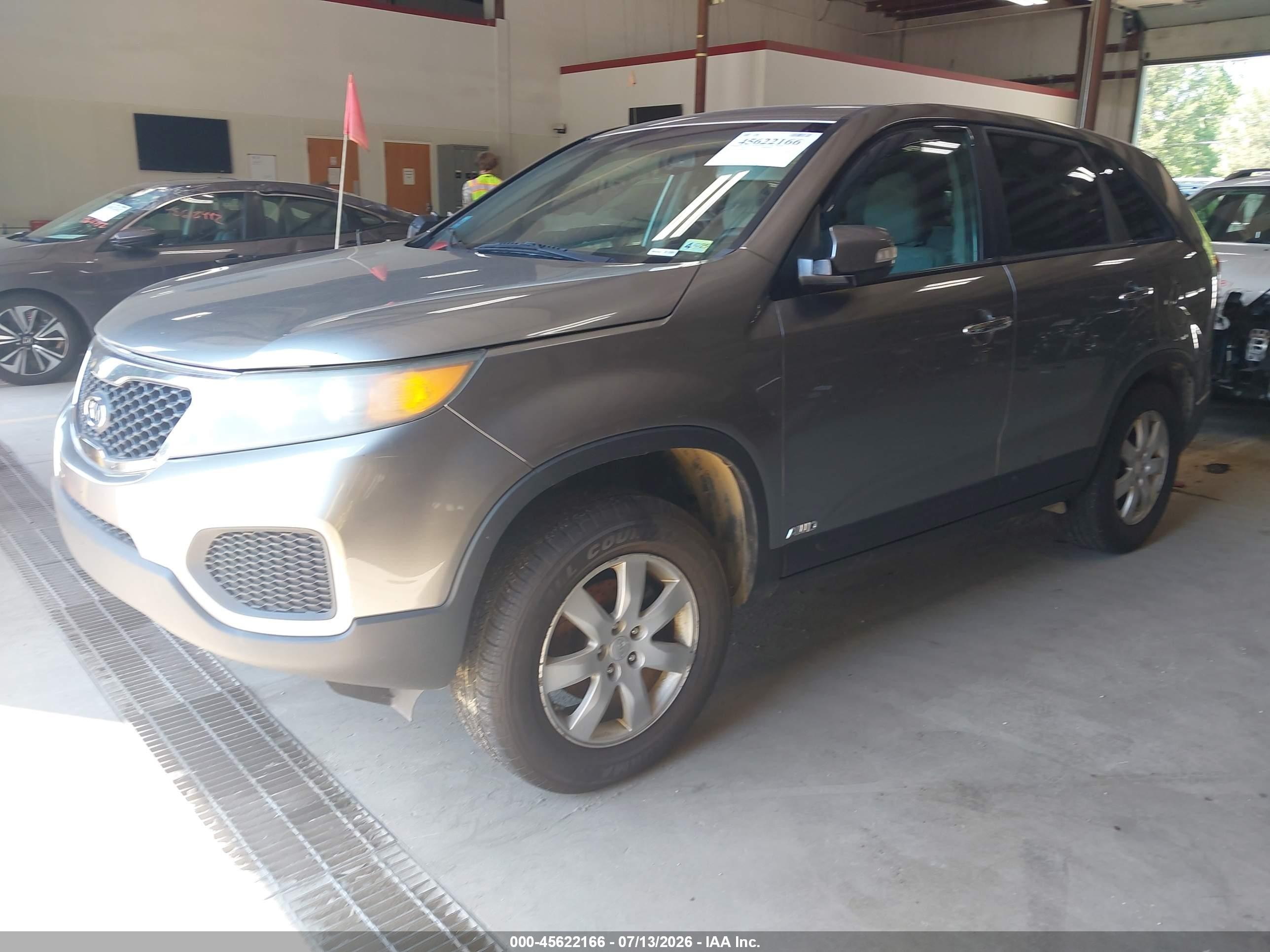 2011 Kia Sorento Lx Gray vin: 5XYKTCA16BG006746