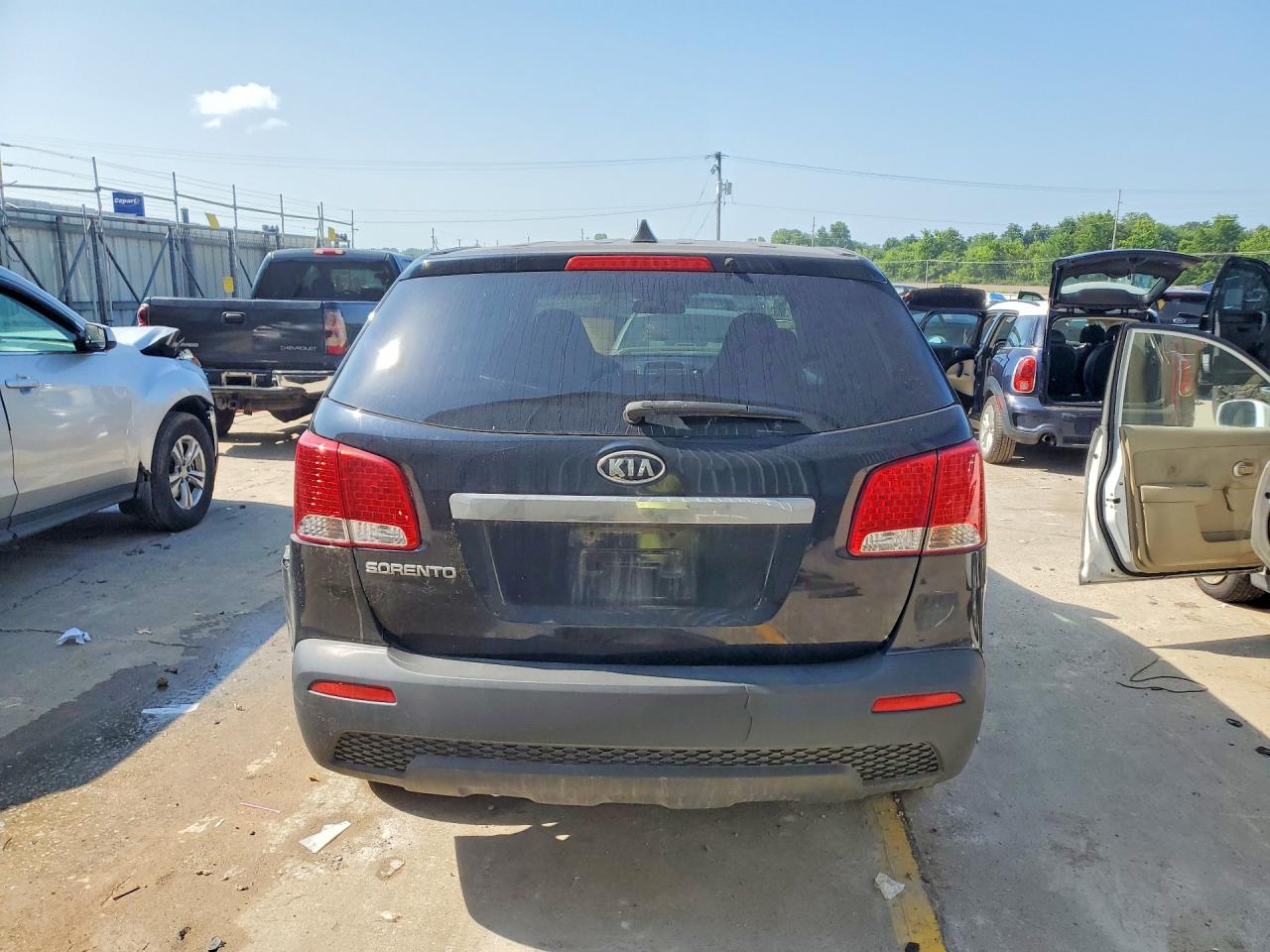 2011 Kia Sorento Lx Black vin: 5XYKTCA16BG007864