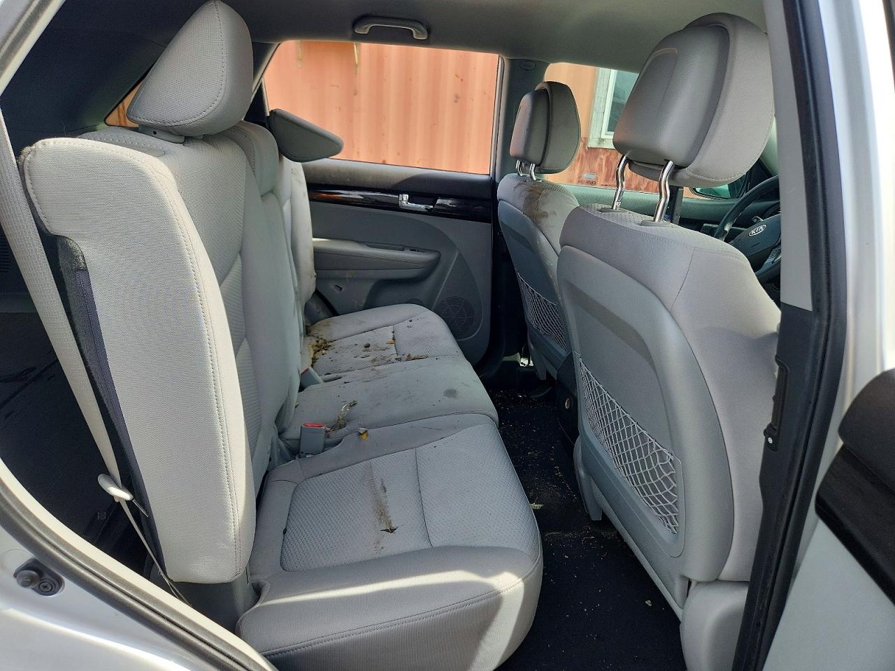 2011 Kia Sorento Lx Silver vin: 5XYKTCA16BG010649