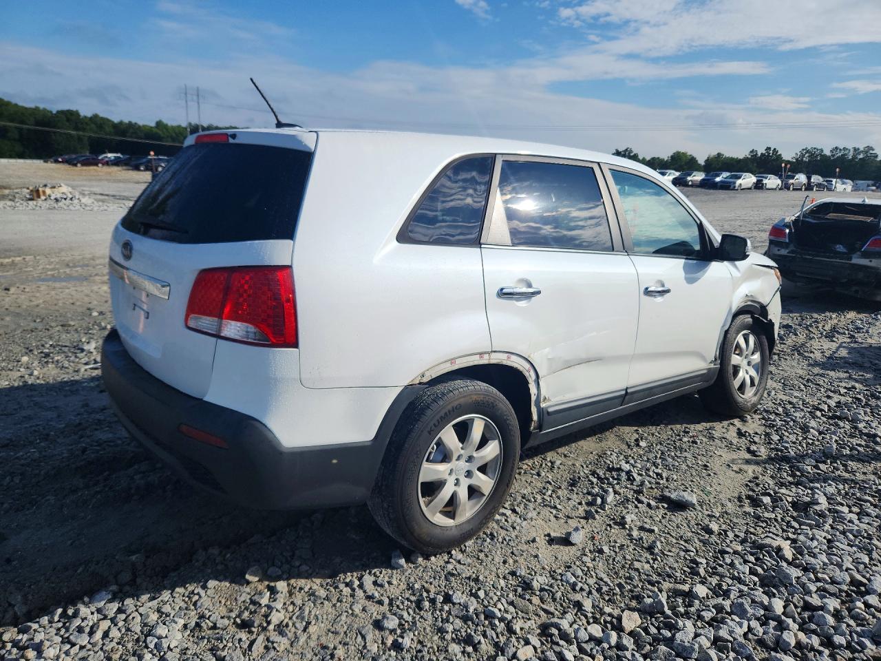 2011 Kia Sorento Lx White vin: 5XYKTCA16BG020260