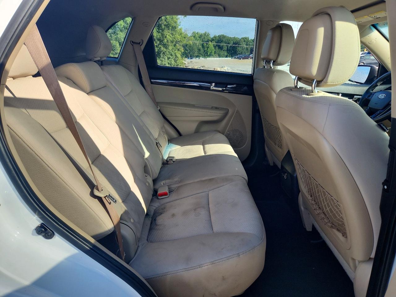 2011 Kia Sorento Lx White vin: 5XYKTCA16BG020260