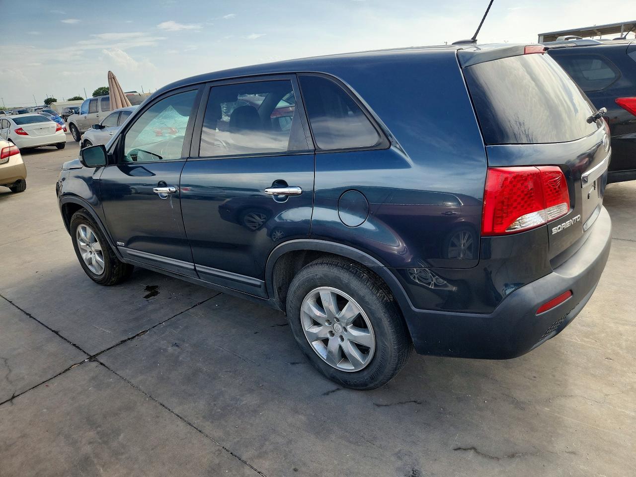 2011 Kia Sorento Lx Blue vin: 5XYKTCA16BG059981
